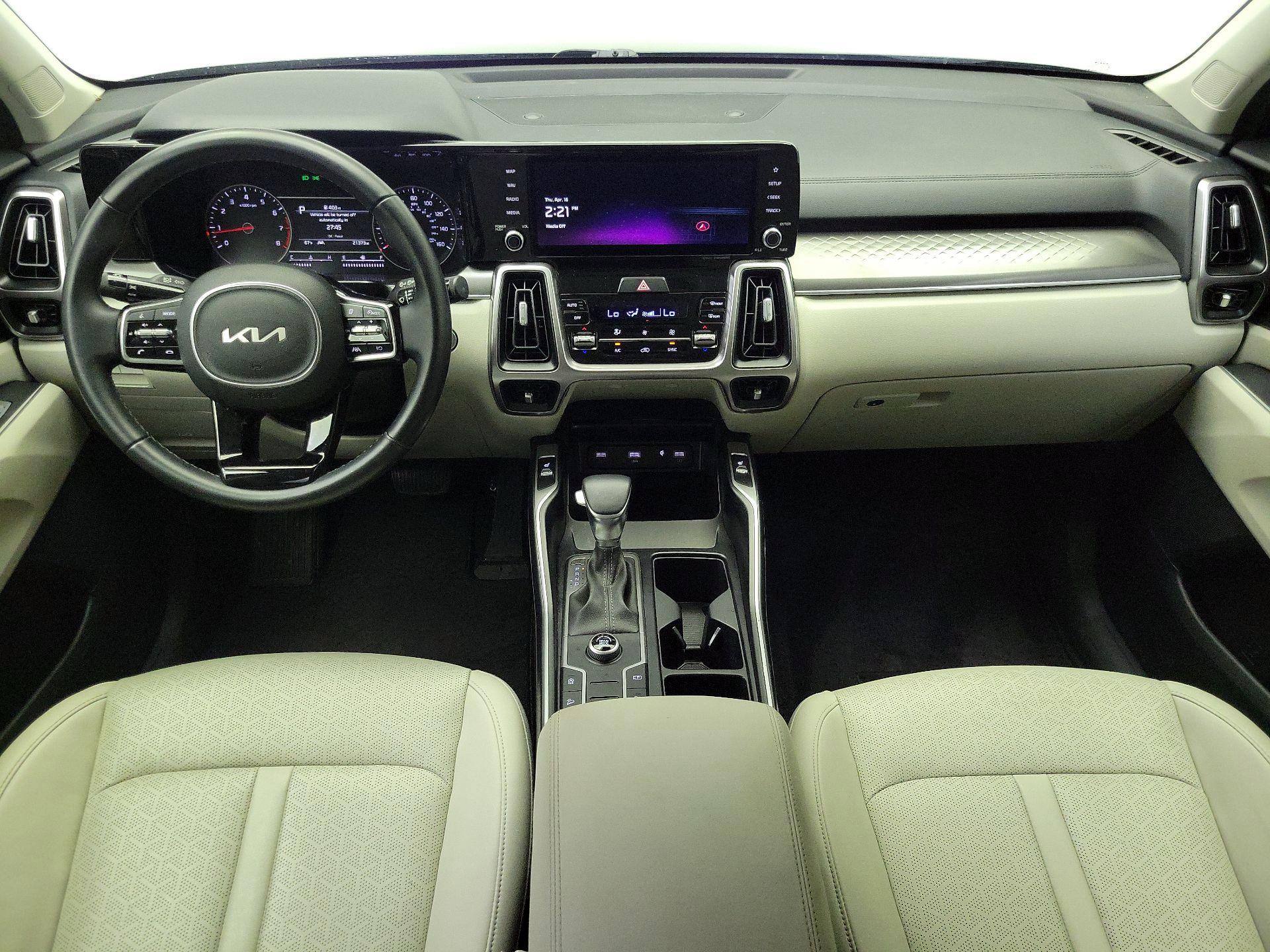 Thumbnail: 2023 Kia Sorento - 9