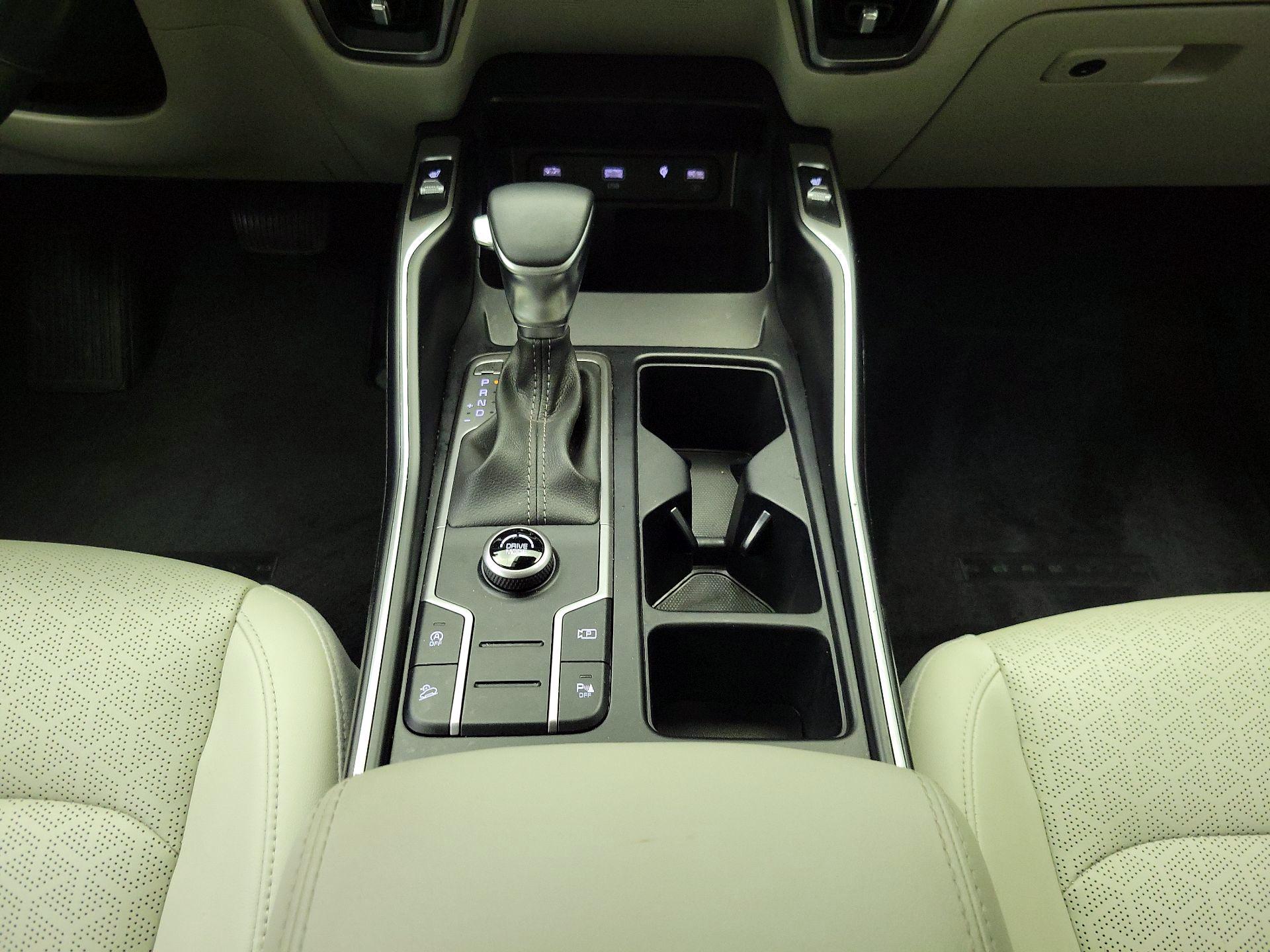 Thumbnail: 2023 Kia Sorento - 18