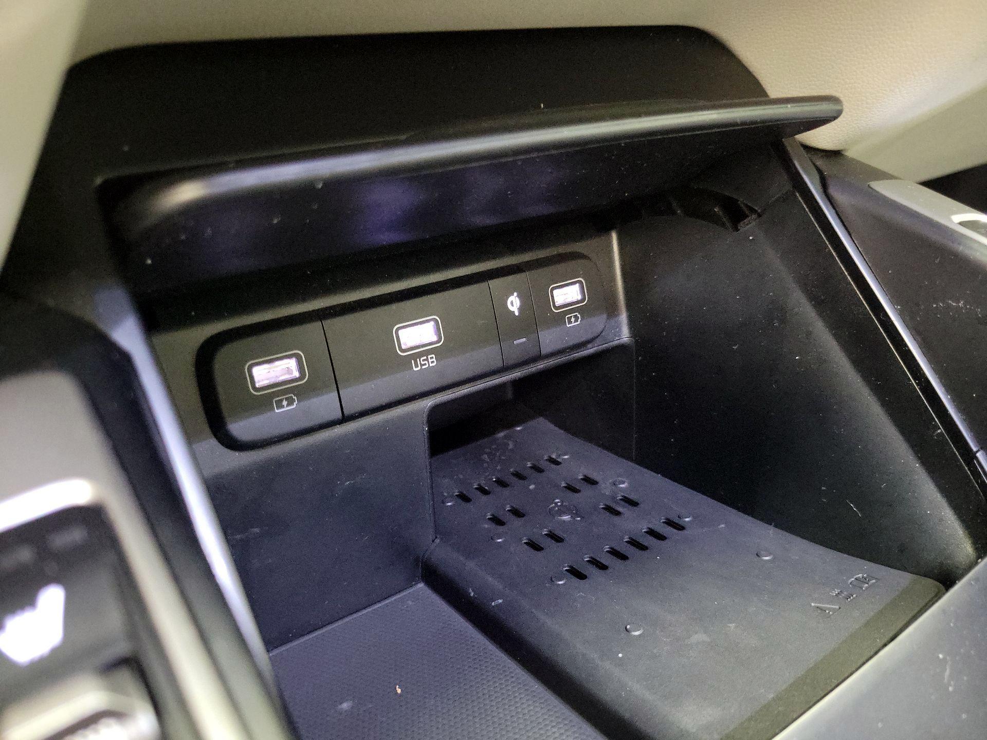 Thumbnail: 2023 Kia Sorento - 19