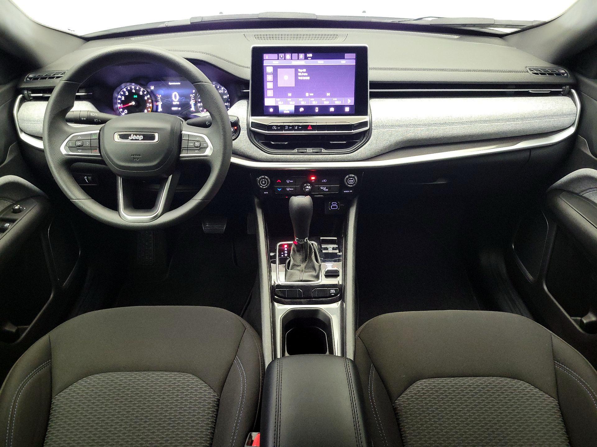 Thumbnail: 2023 Jeep Compass - 9