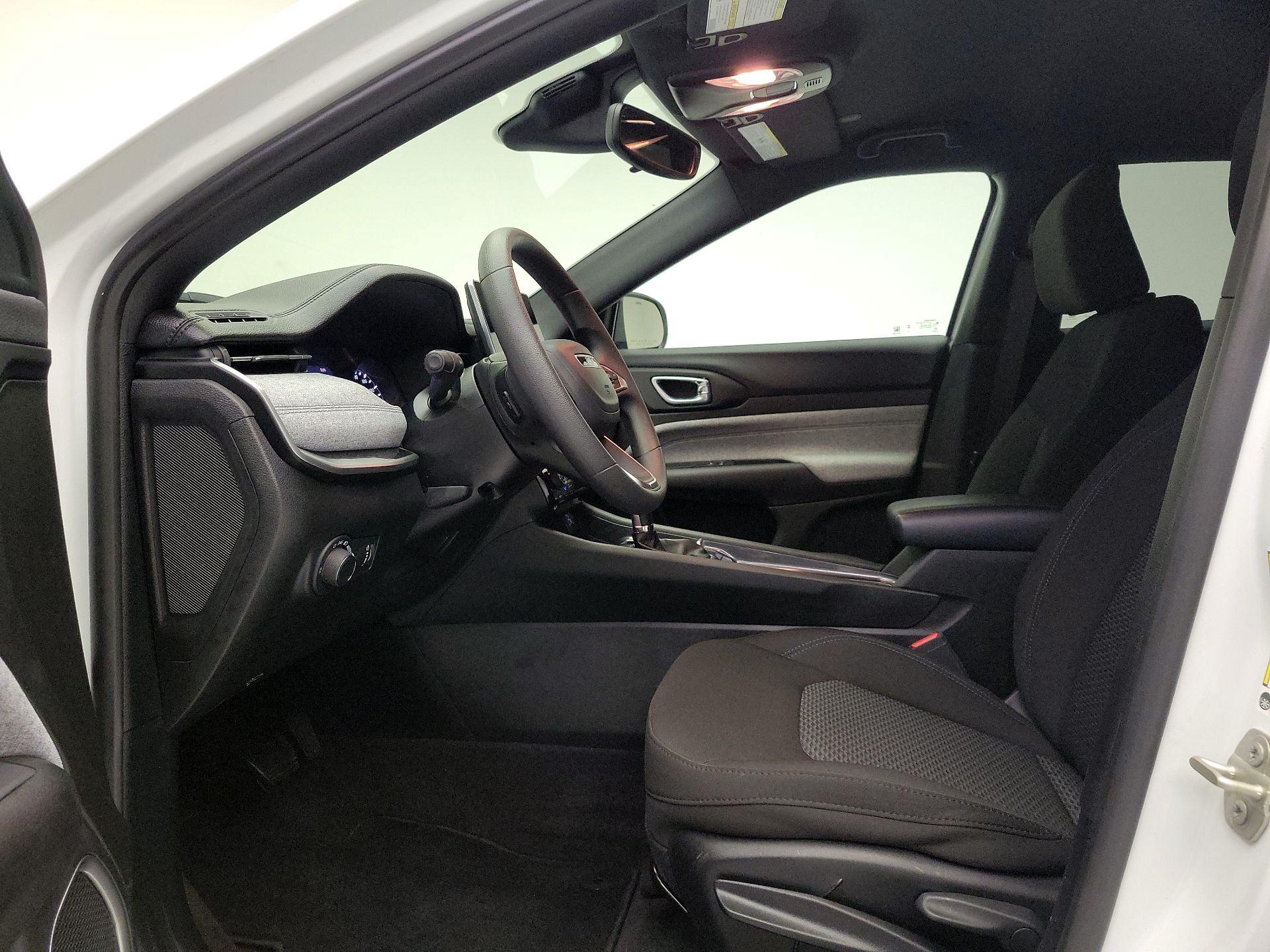 Thumbnail: 2023 Jeep Compass - 11