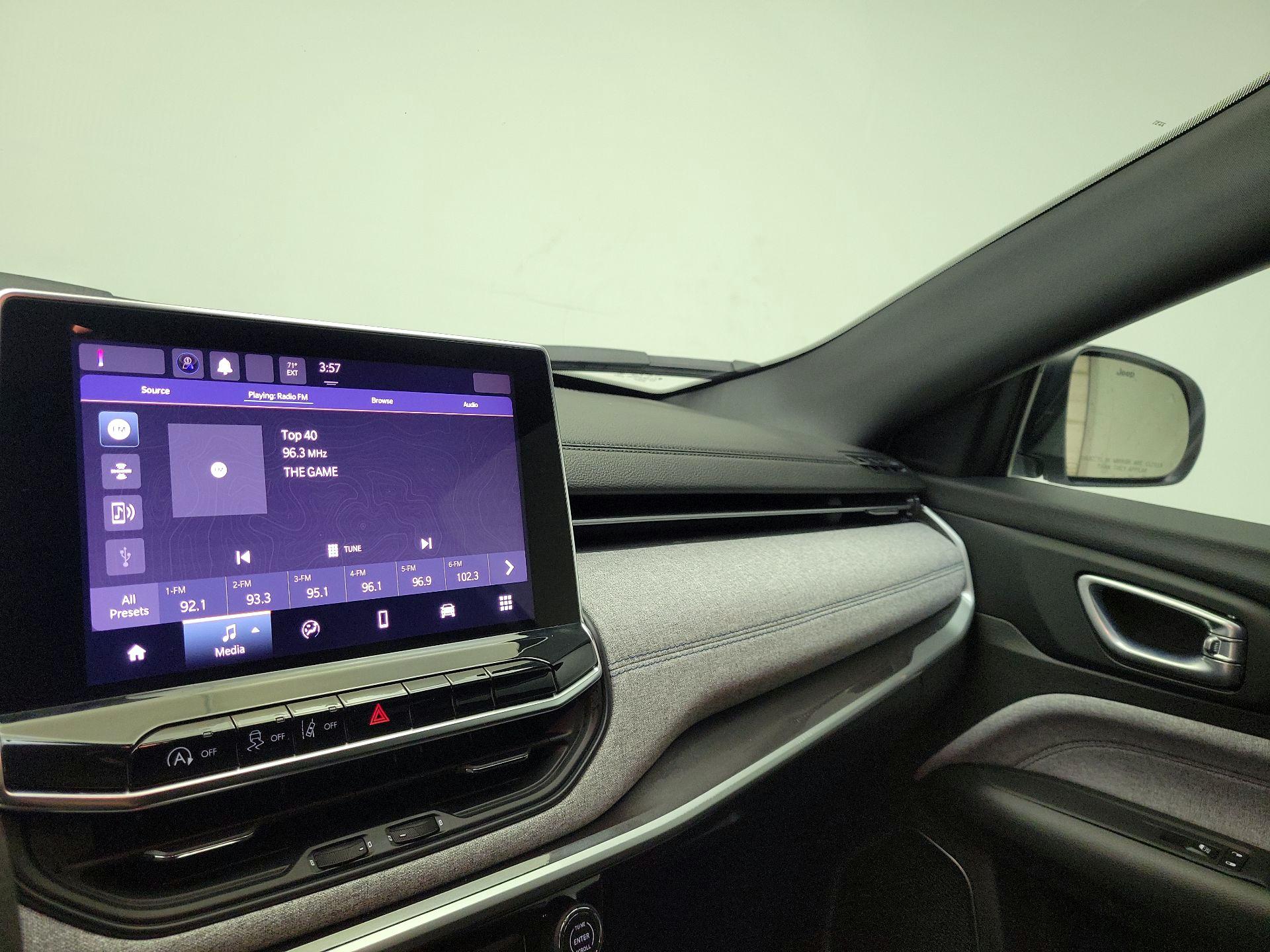 Thumbnail: 2023 Jeep Compass - 15