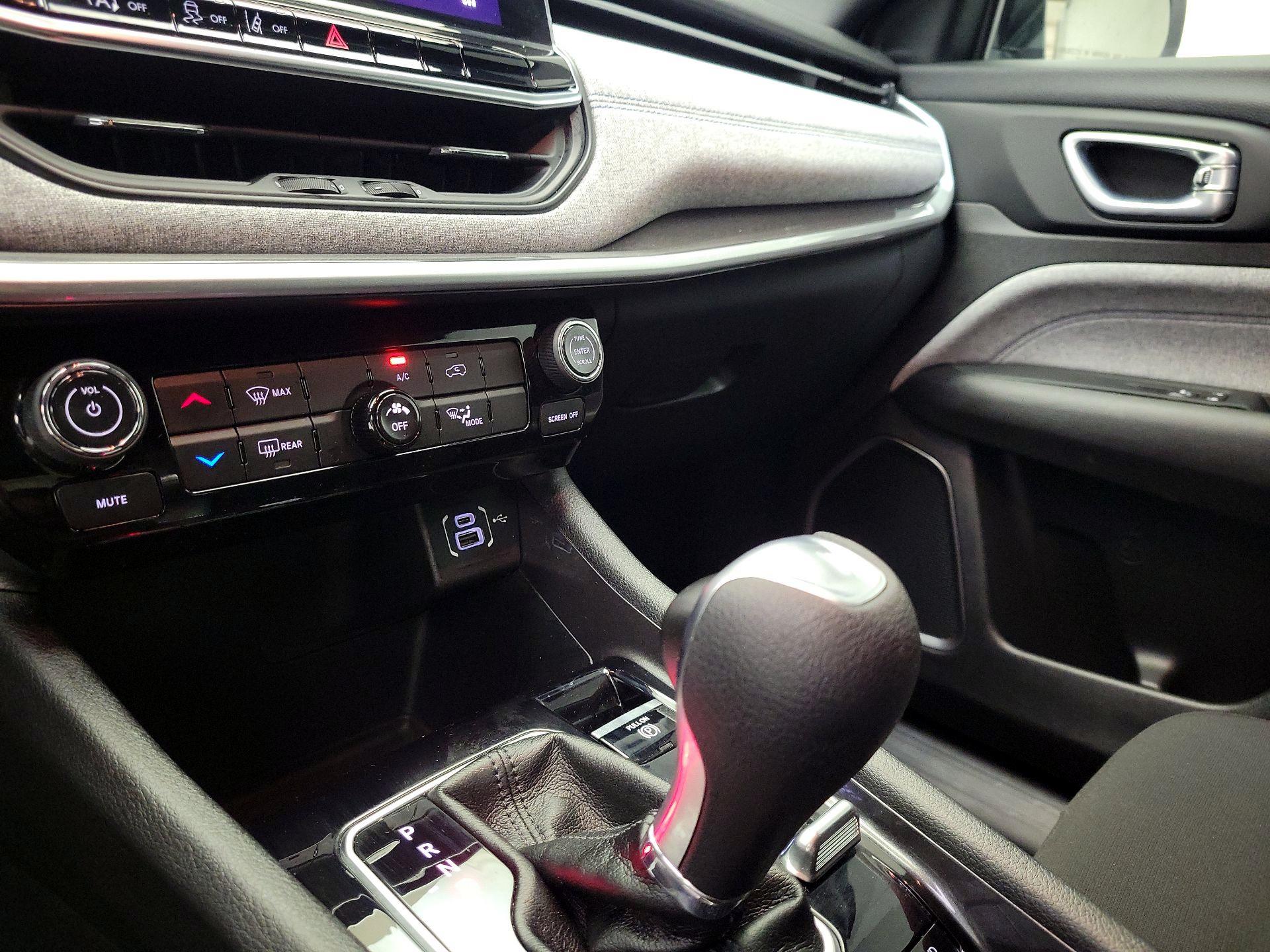 Thumbnail: 2023 Jeep Compass - 16