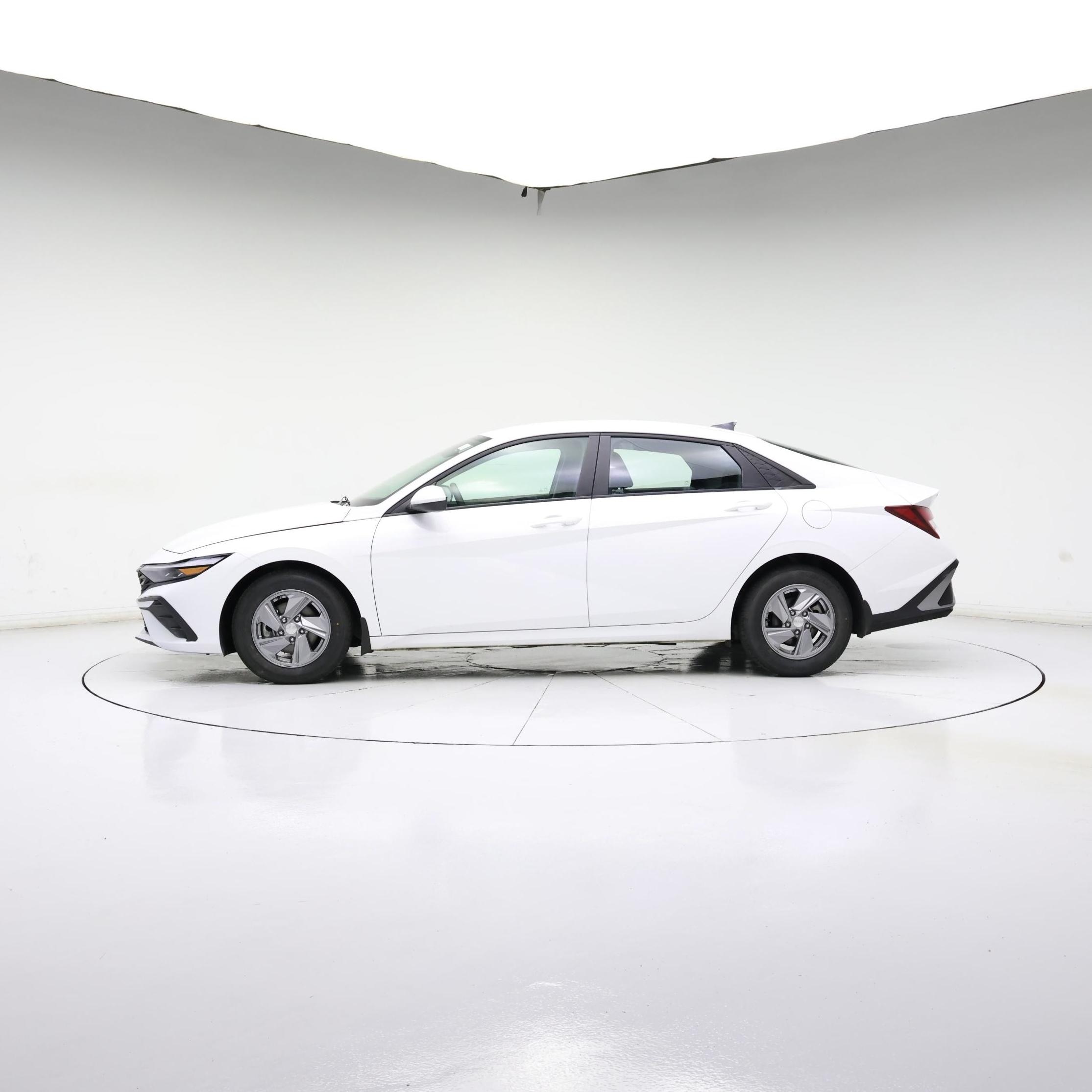Thumbnail: 2024 Hyundai Elantra - 3