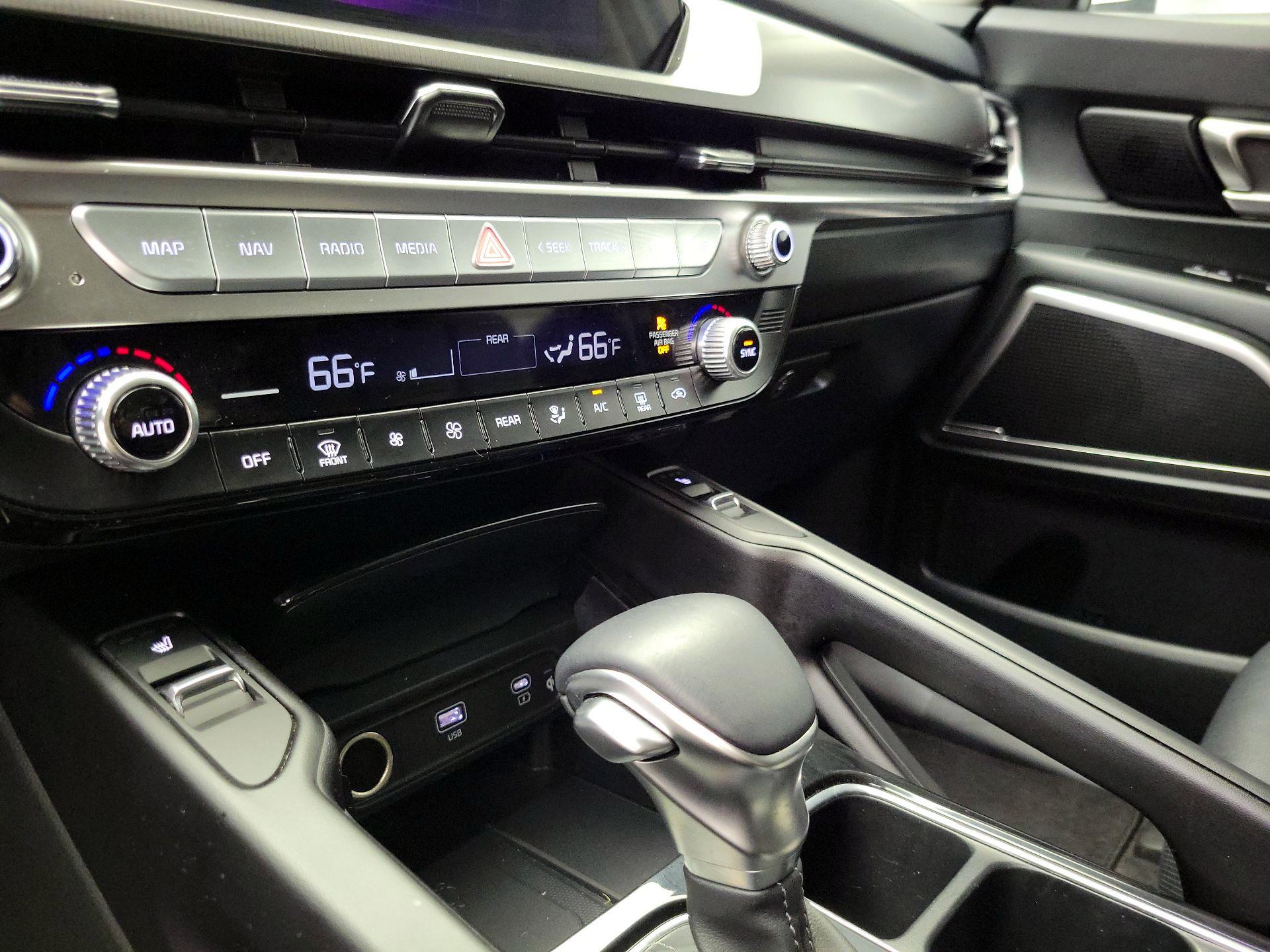 Thumbnail: 2025 Kia Telluride - 17