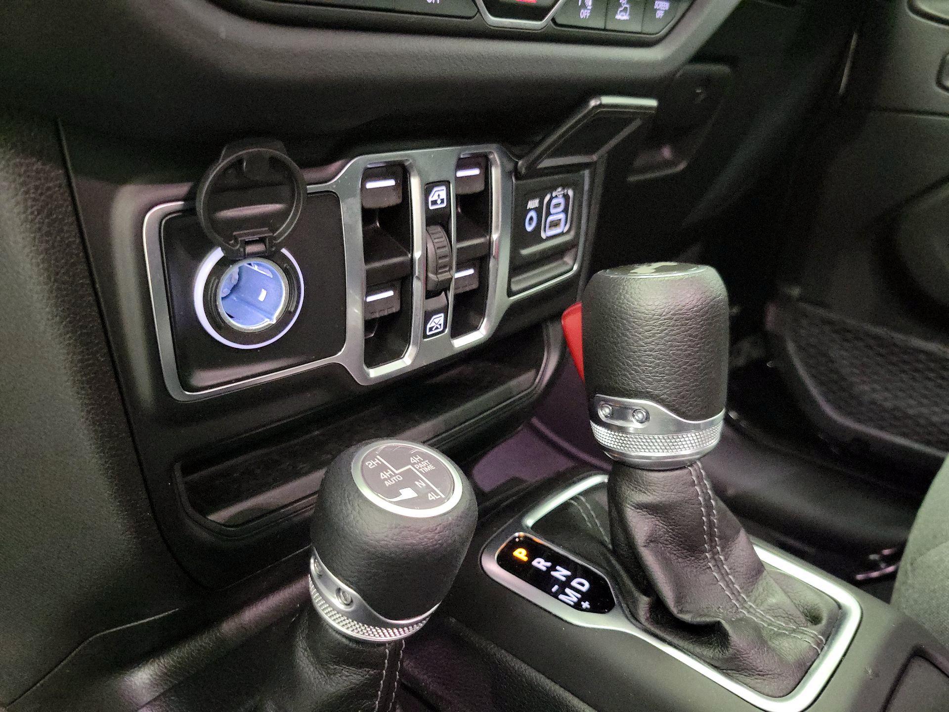 Thumbnail: 2025 Jeep Wrangler - 18