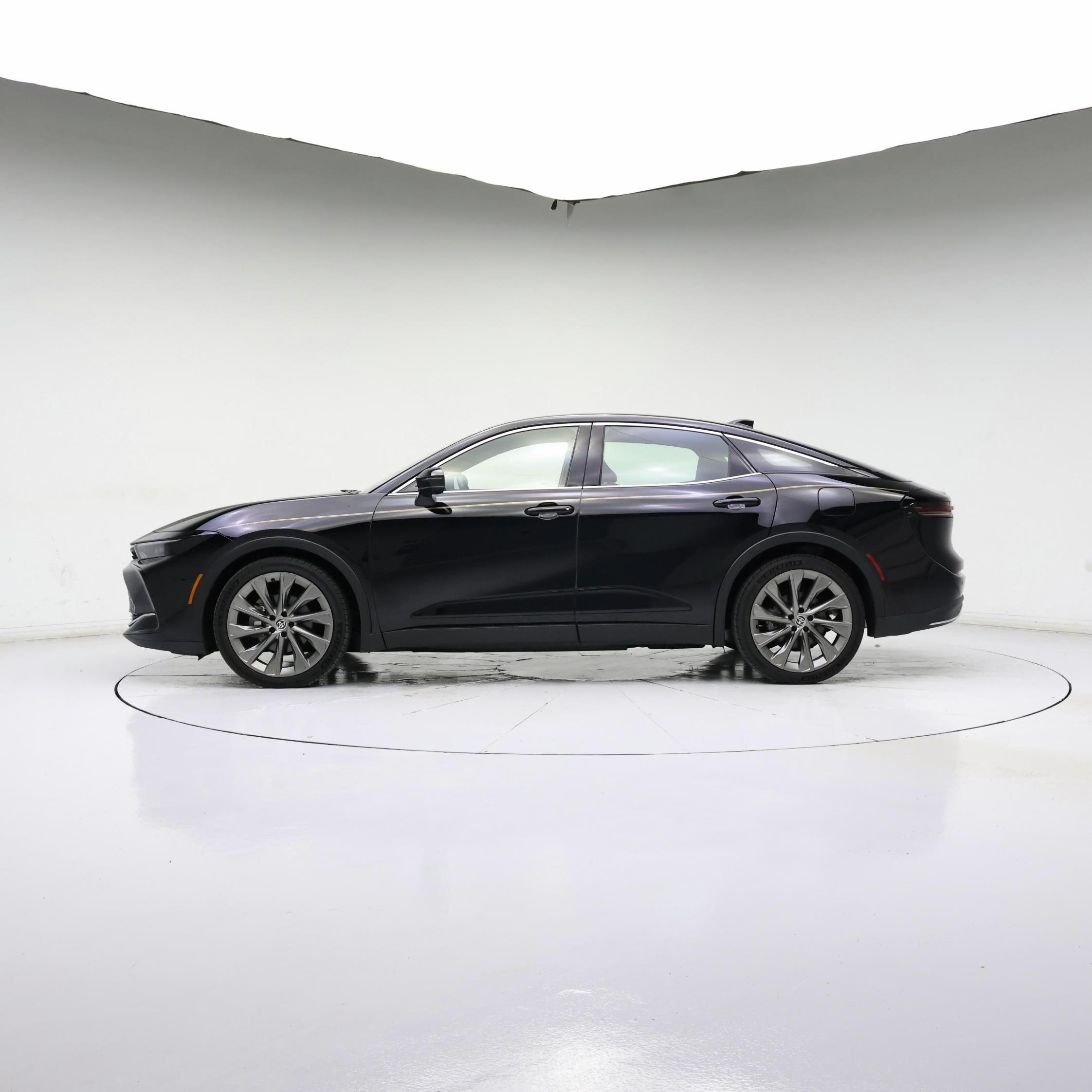 Thumbnail: 2023 Toyota Crown - 3