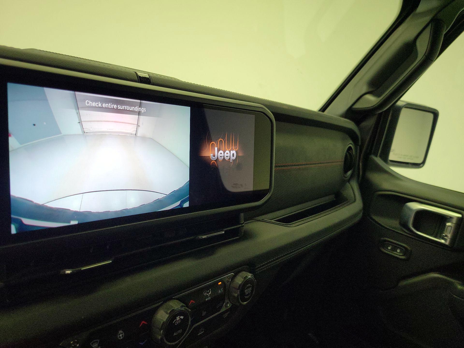 Thumbnail: 2024 Jeep Wrangler - 14