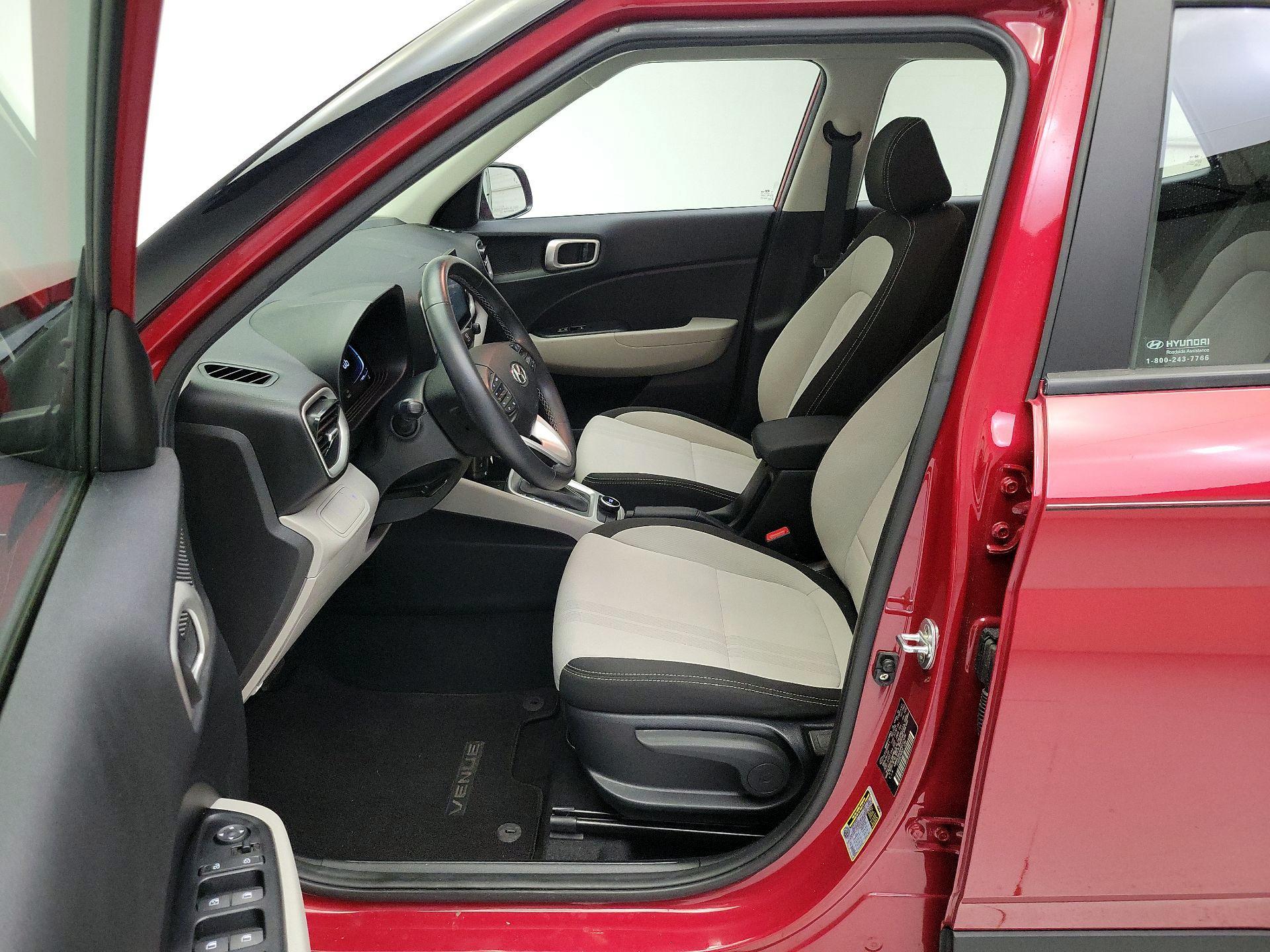 Thumbnail: 2023 Hyundai Venue - 11