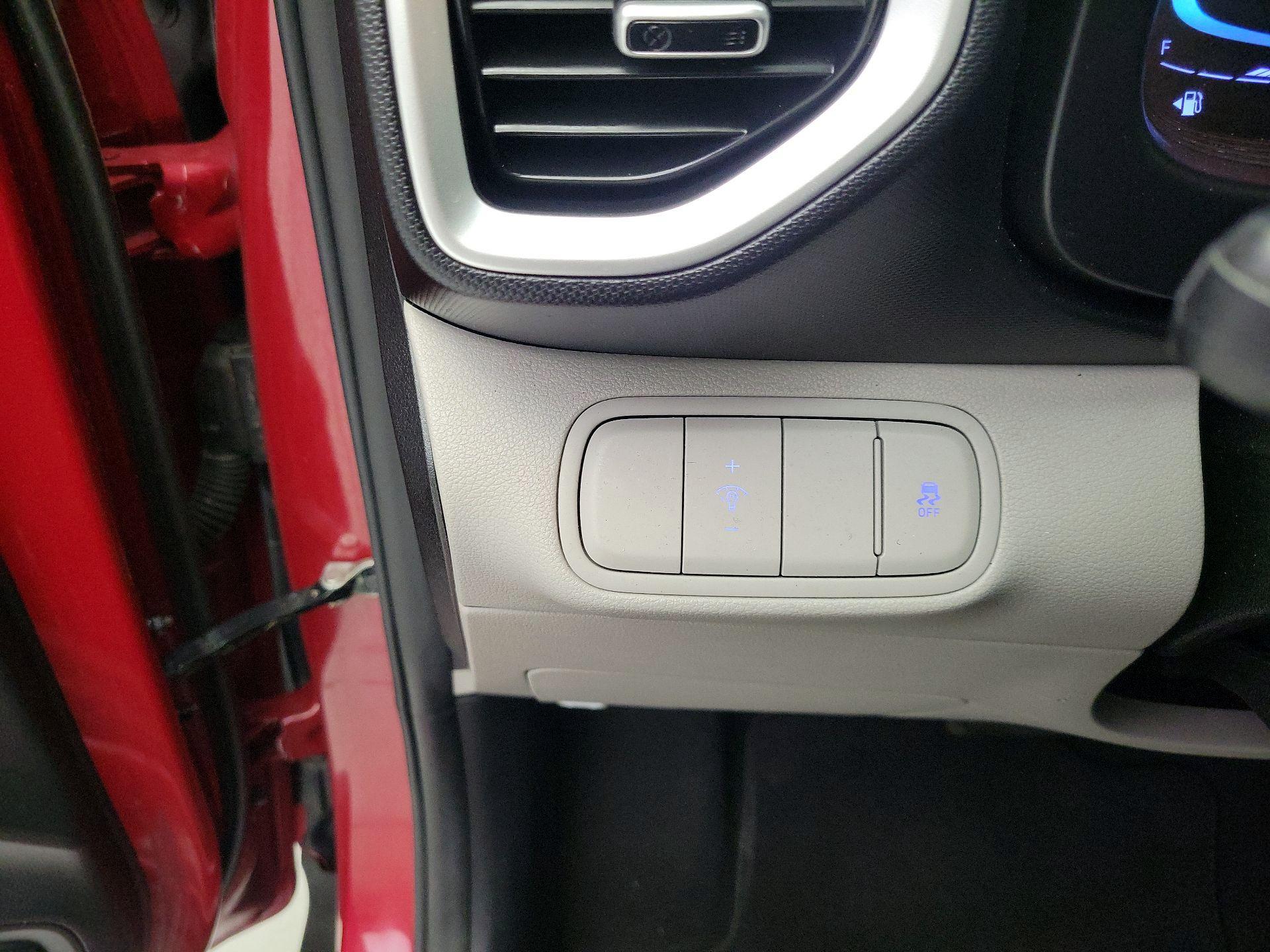 Thumbnail: 2023 Hyundai Venue - 13