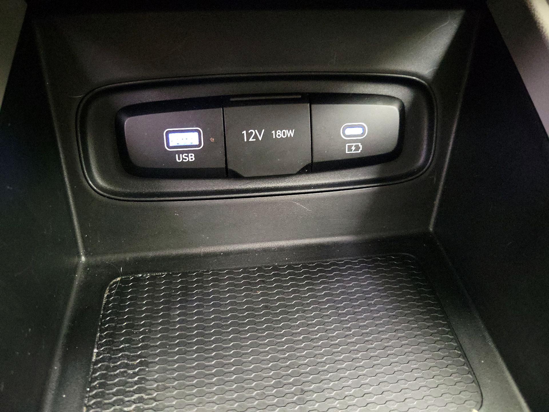 Thumbnail: 2023 Hyundai Venue - 18