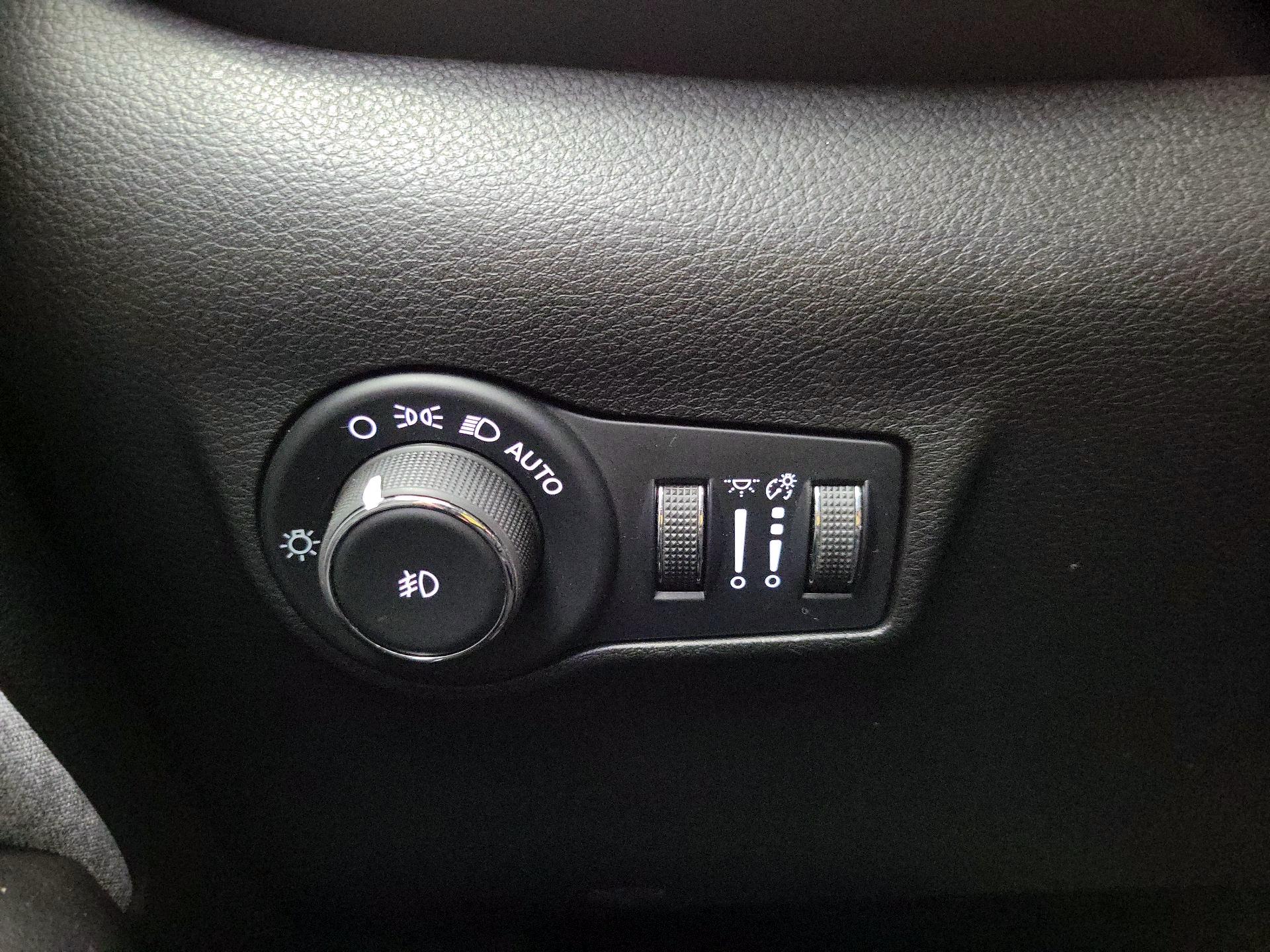 Thumbnail: 2022 Jeep Compass - 13