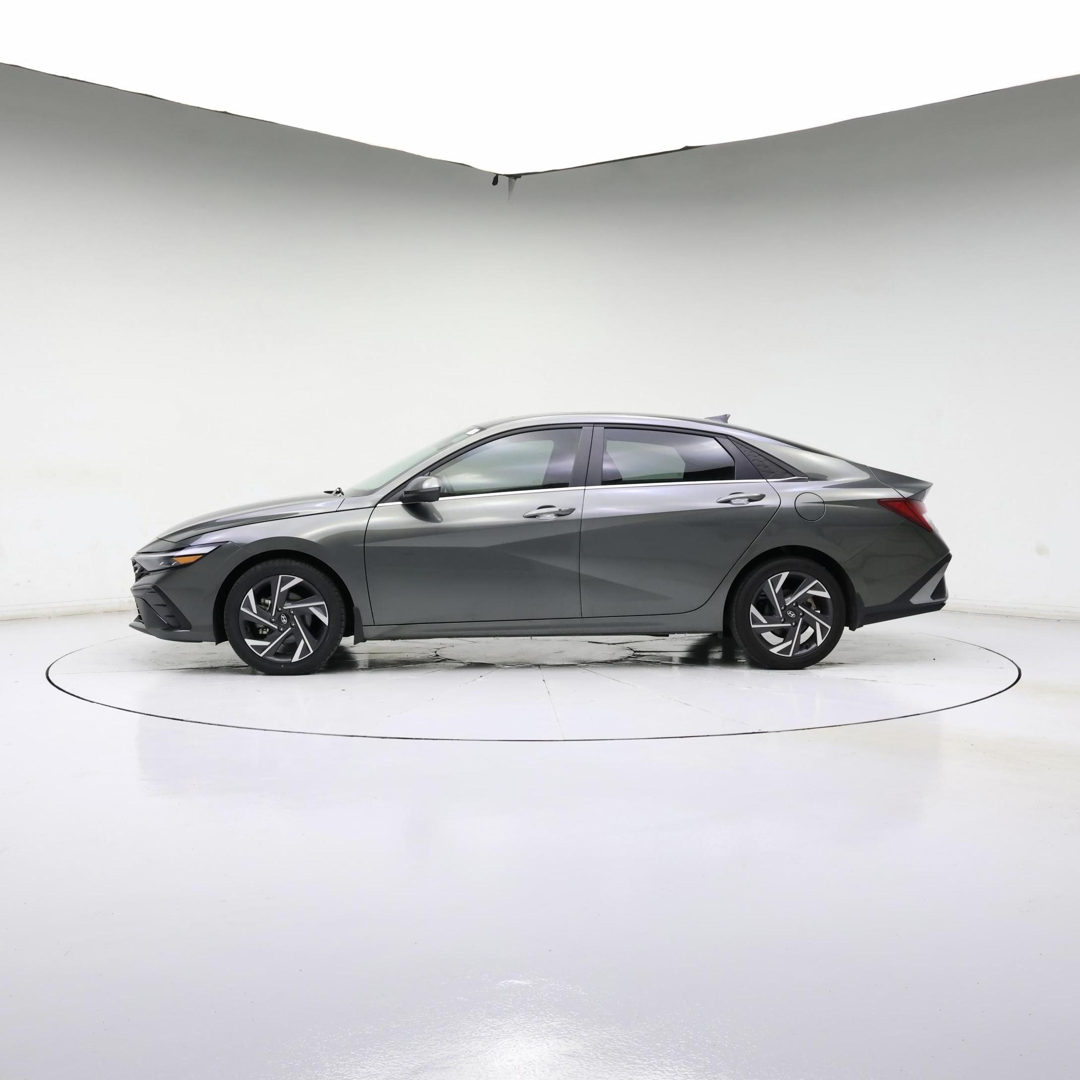 Thumbnail: 2025 Hyundai Elantra - 3