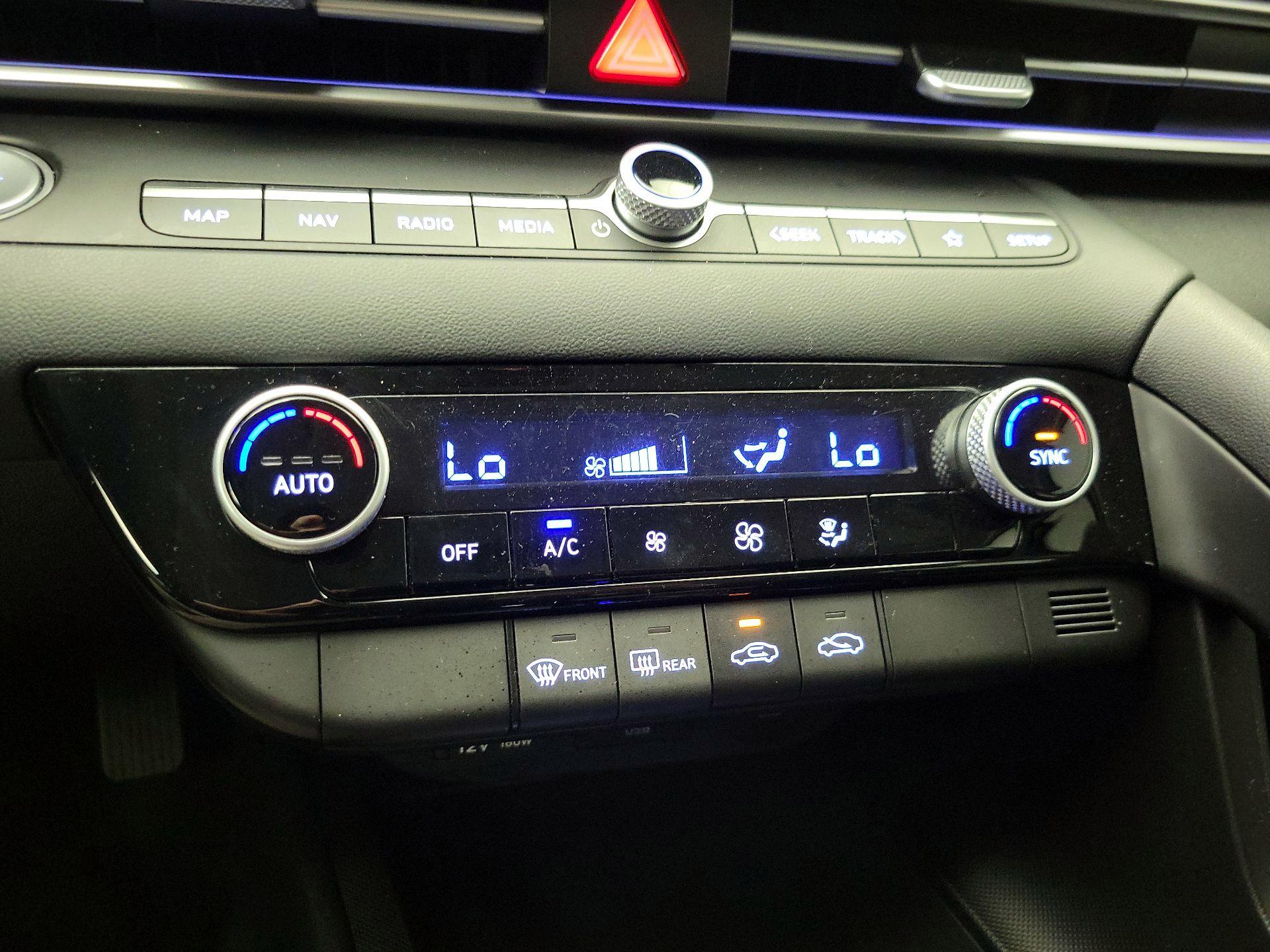 Thumbnail: 2024 Hyundai Elantra - 17