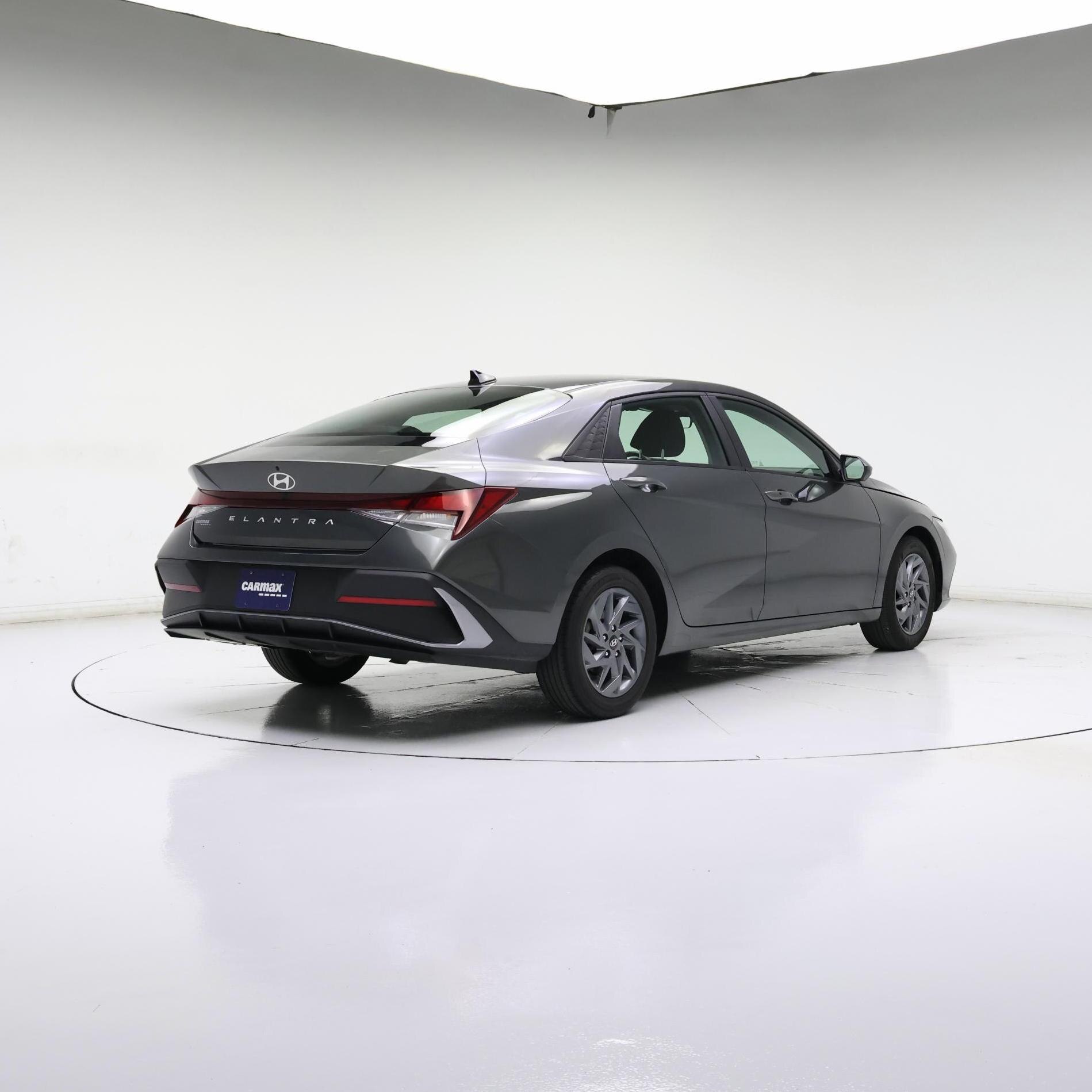 Thumbnail: 2024 Hyundai Elantra - 8