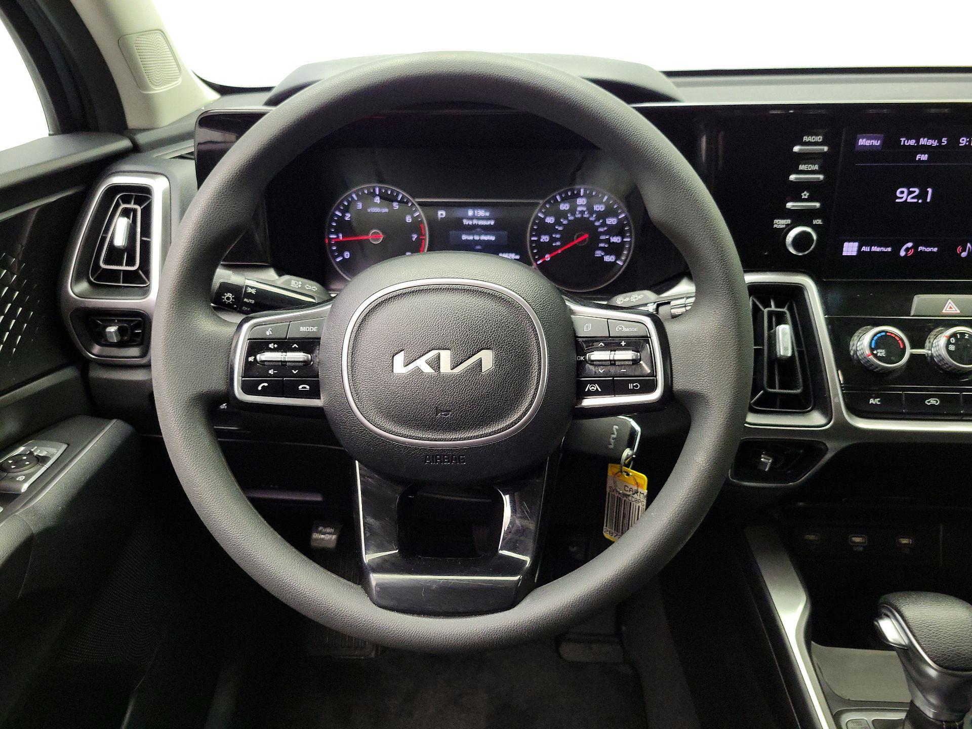 Thumbnail: 2023 Kia Sorento - 10
