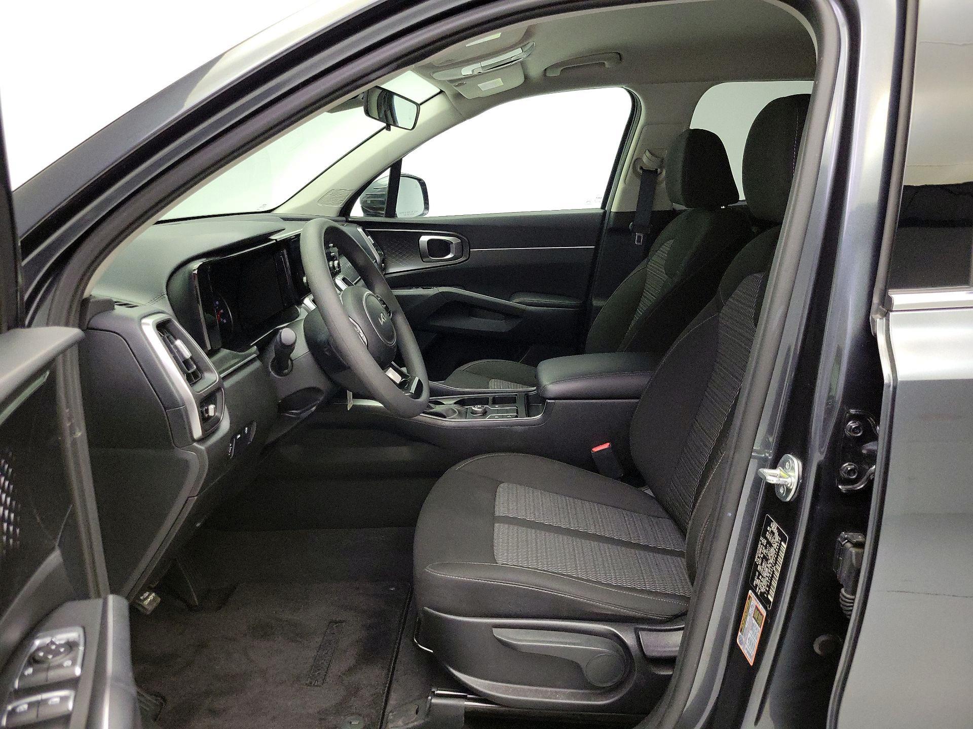 Thumbnail: 2023 Kia Sorento - 11