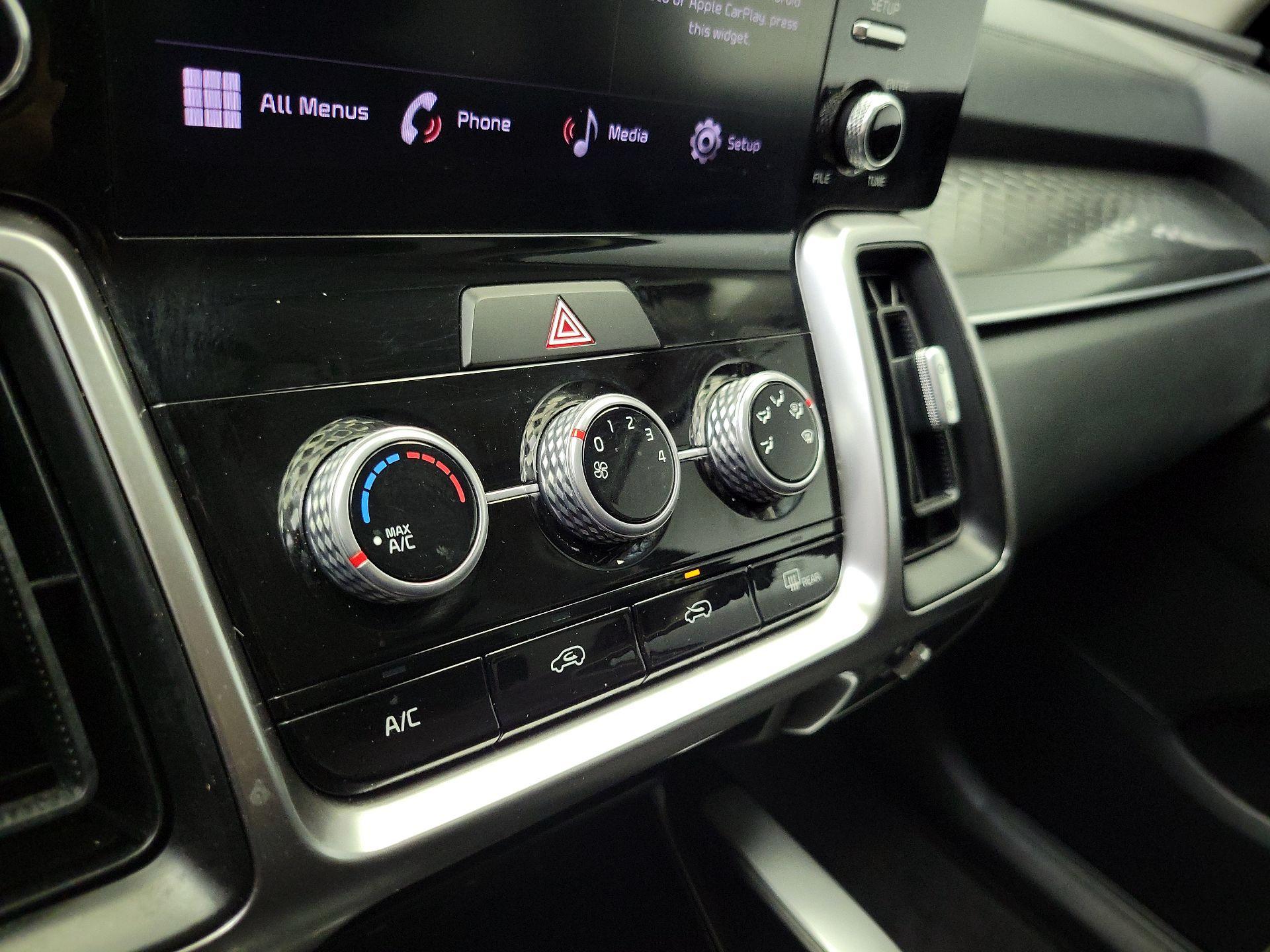Thumbnail: 2023 Kia Sorento - 15
