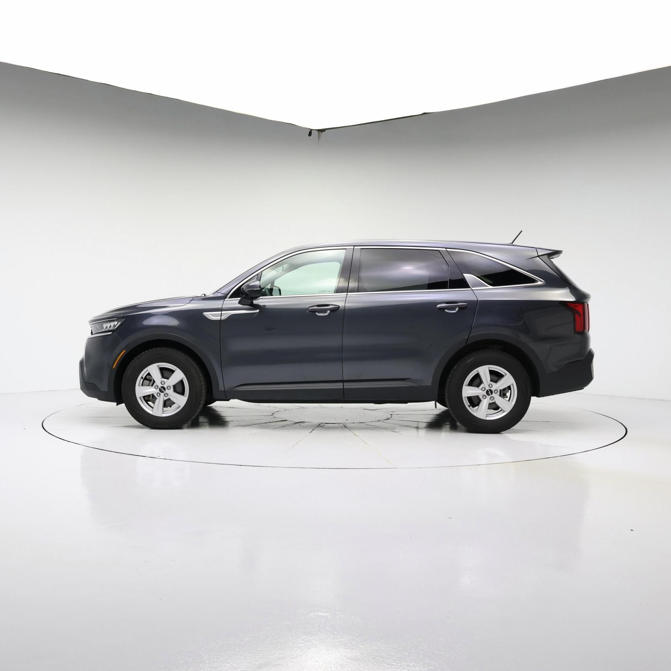 Thumbnail: 2023 Kia Sorento - 3
