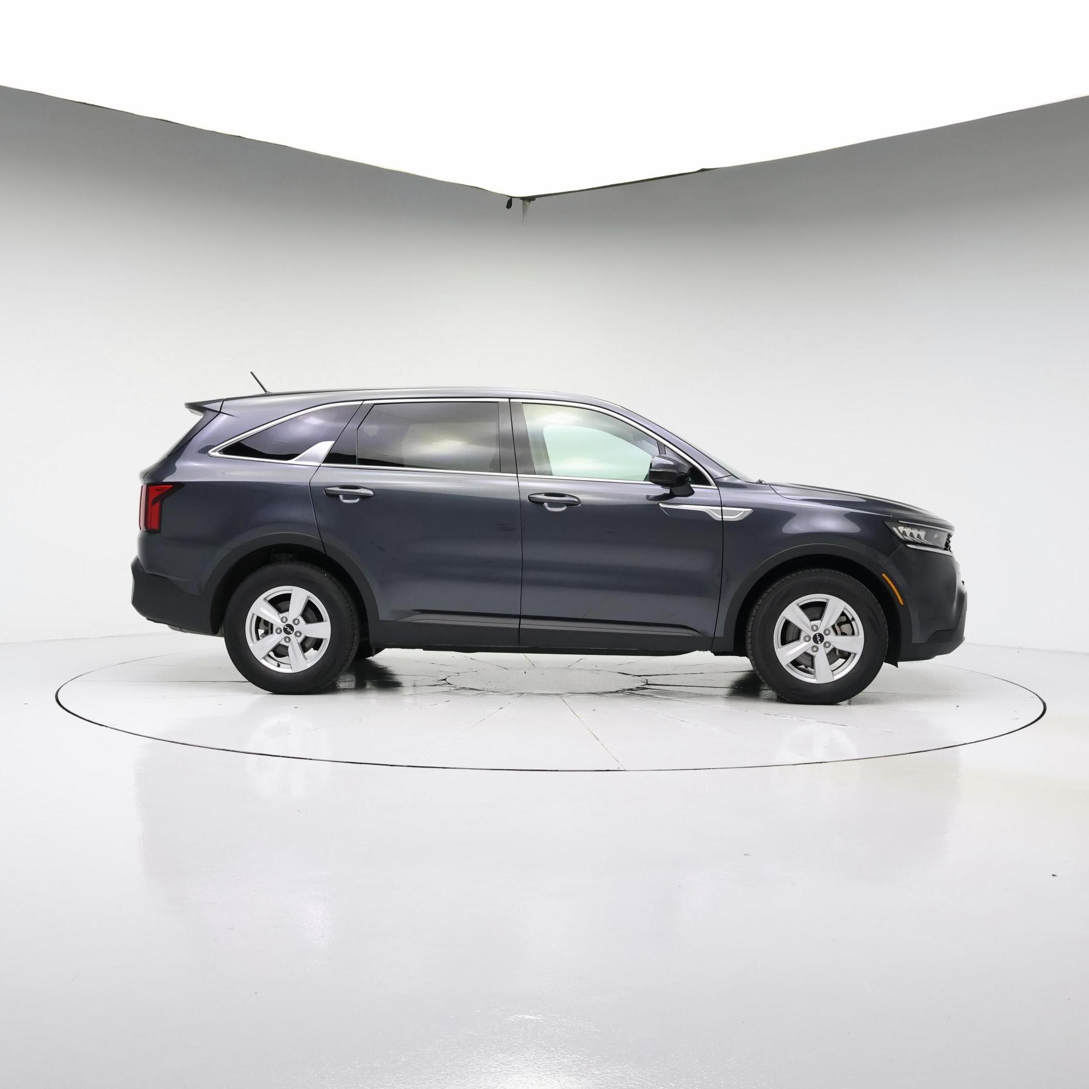 Thumbnail: 2023 Kia Sorento - 7