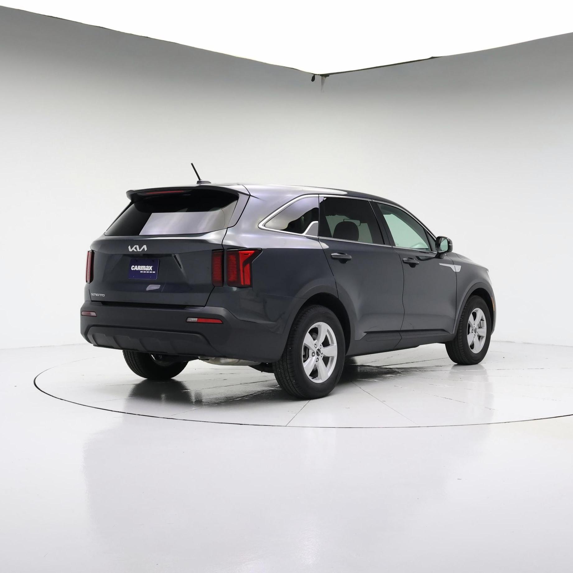 Thumbnail: 2023 Kia Sorento - 8