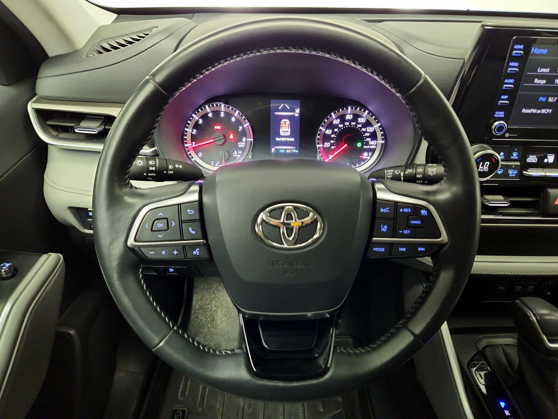 Thumbnail: 2021 Toyota Highlander - 10