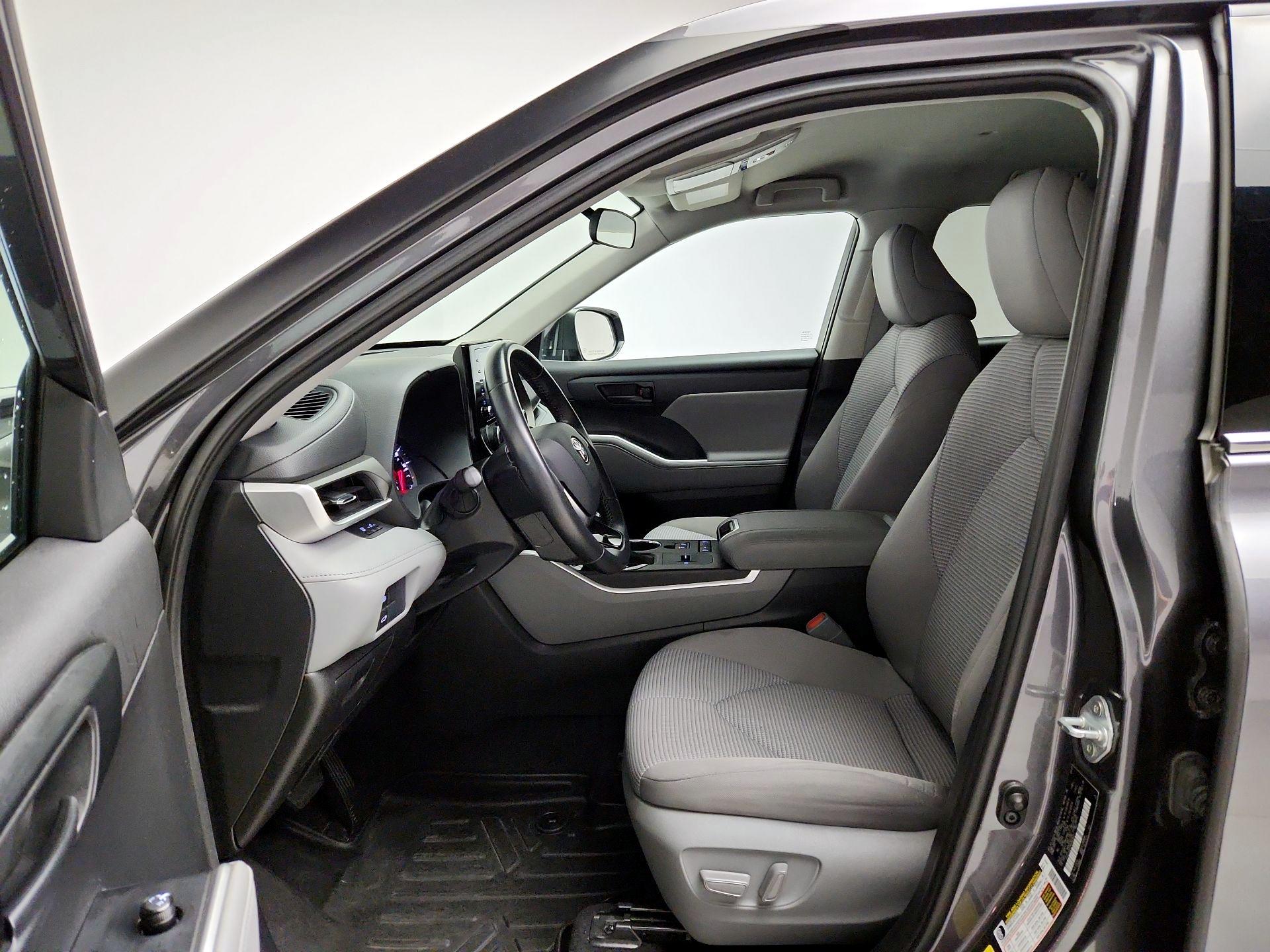 Thumbnail: 2021 Toyota Highlander - 11