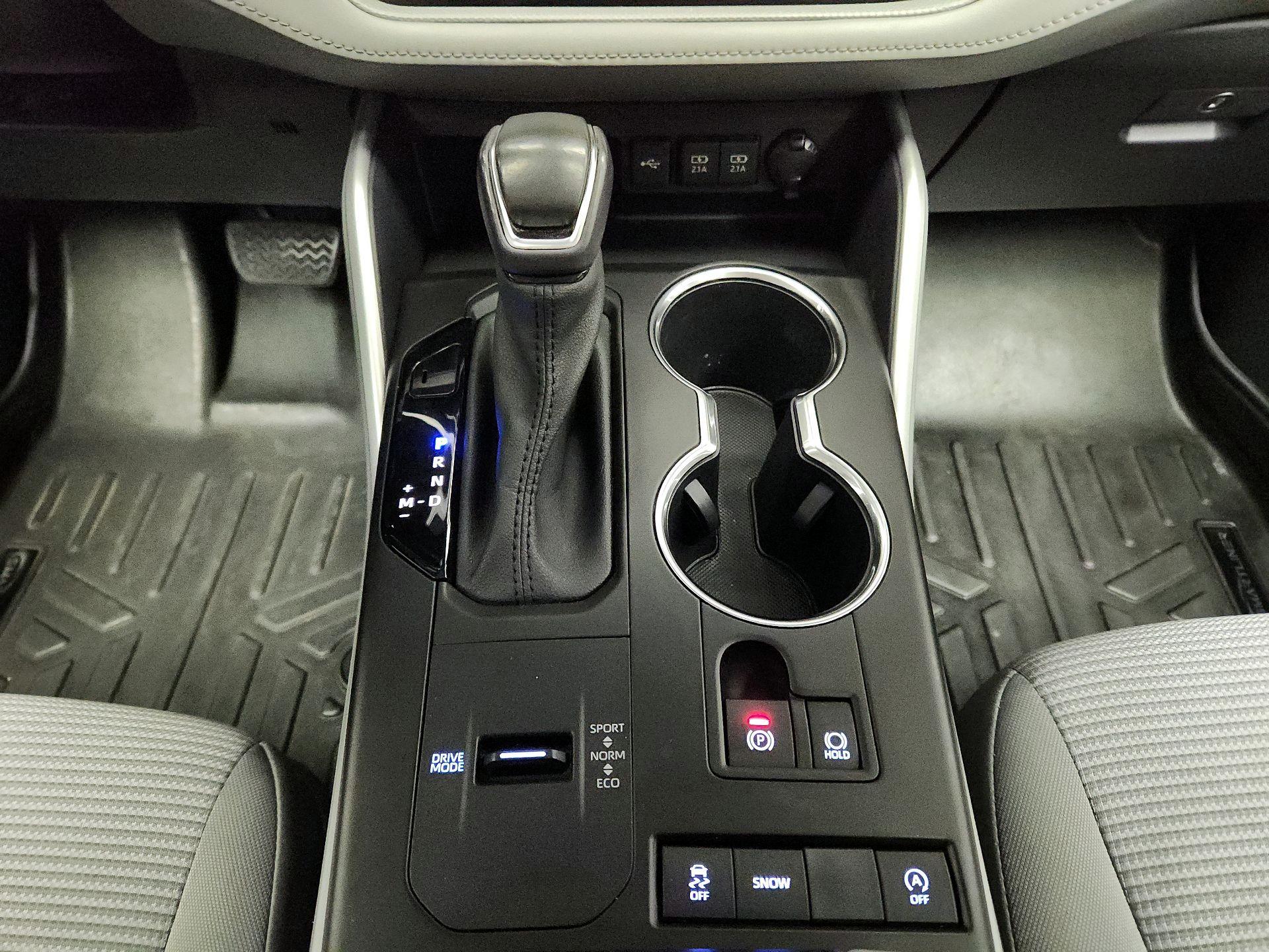 Thumbnail: 2021 Toyota Highlander - 17