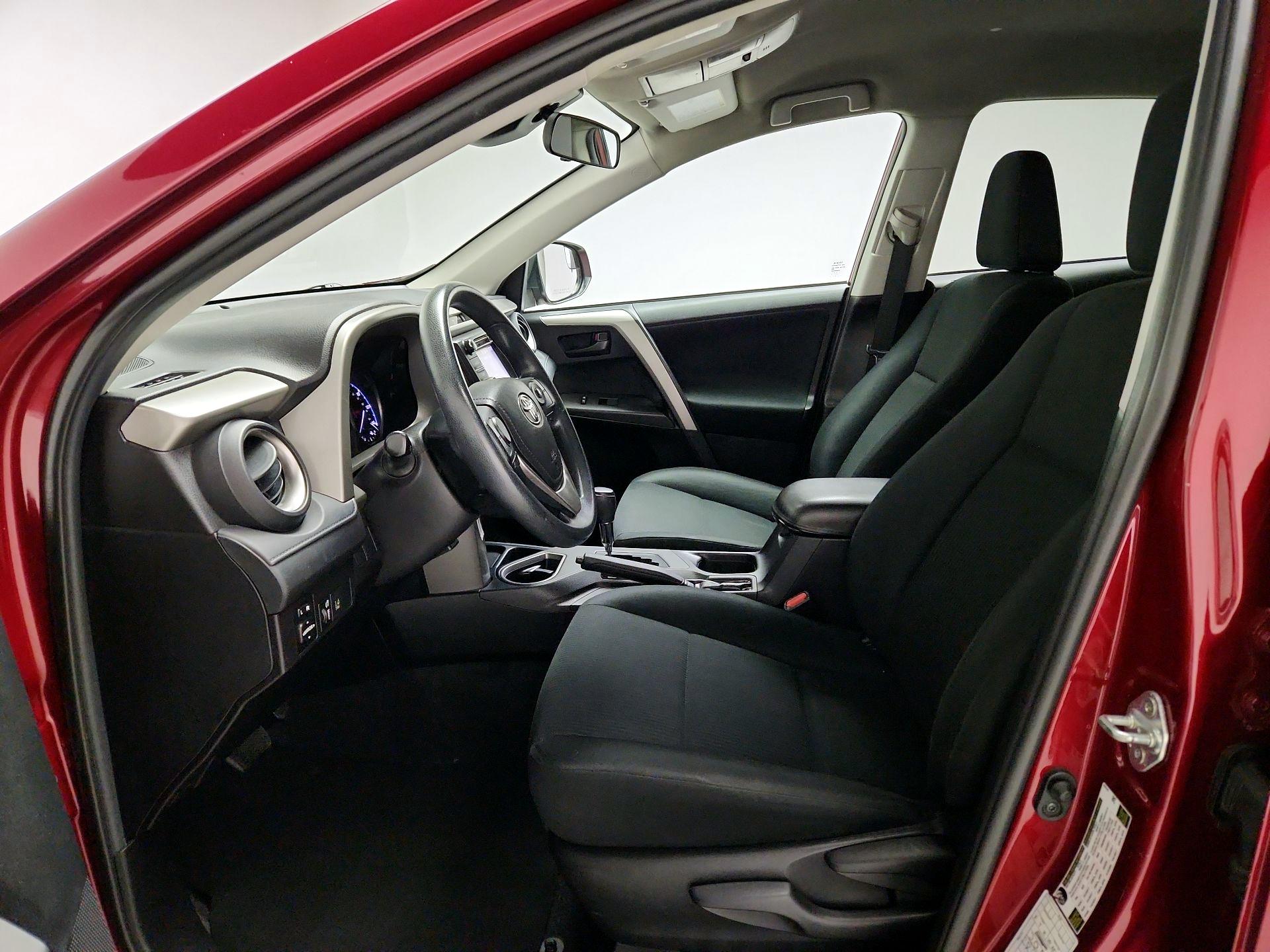 Thumbnail: 2018 Toyota RAV4 - 11