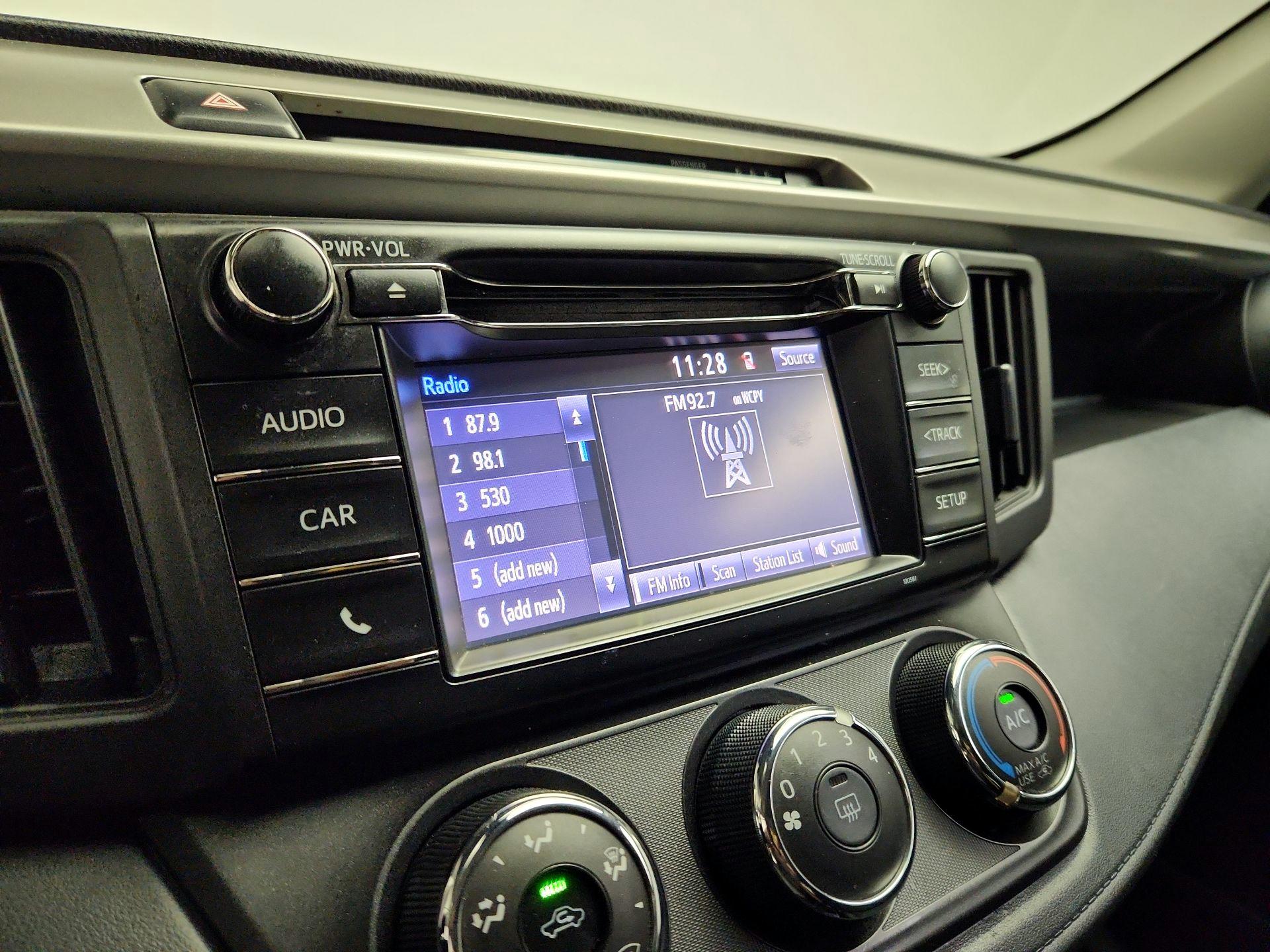 Thumbnail: 2018 Toyota RAV4 - 15