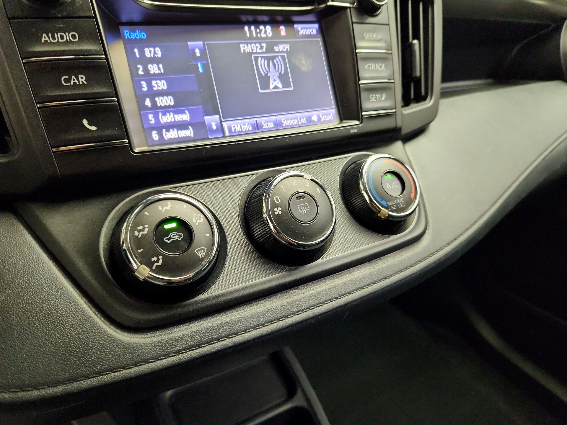 Thumbnail: 2018 Toyota RAV4 - 16