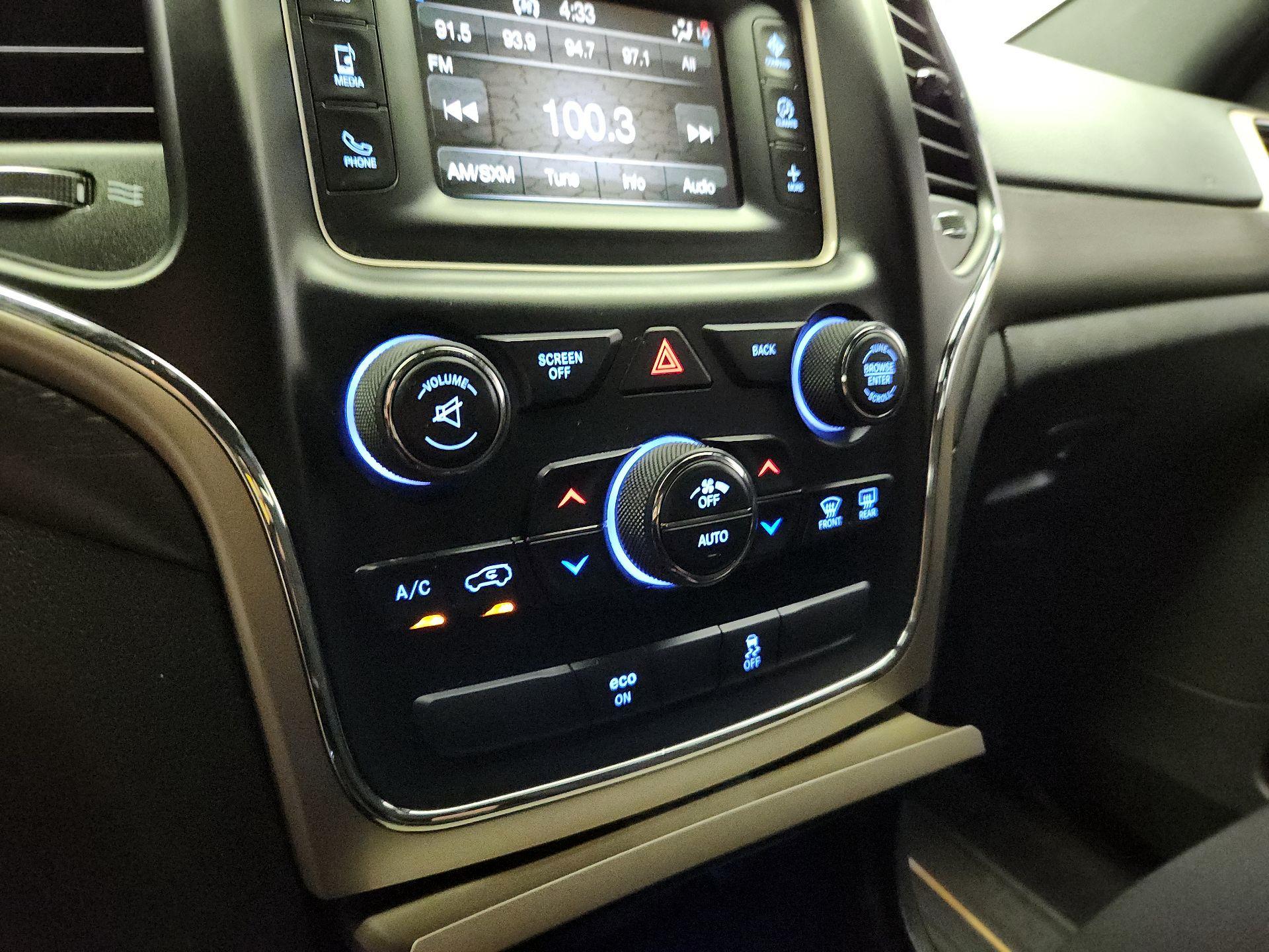 Thumbnail: 2015 Jeep Grand Cherokee - 15