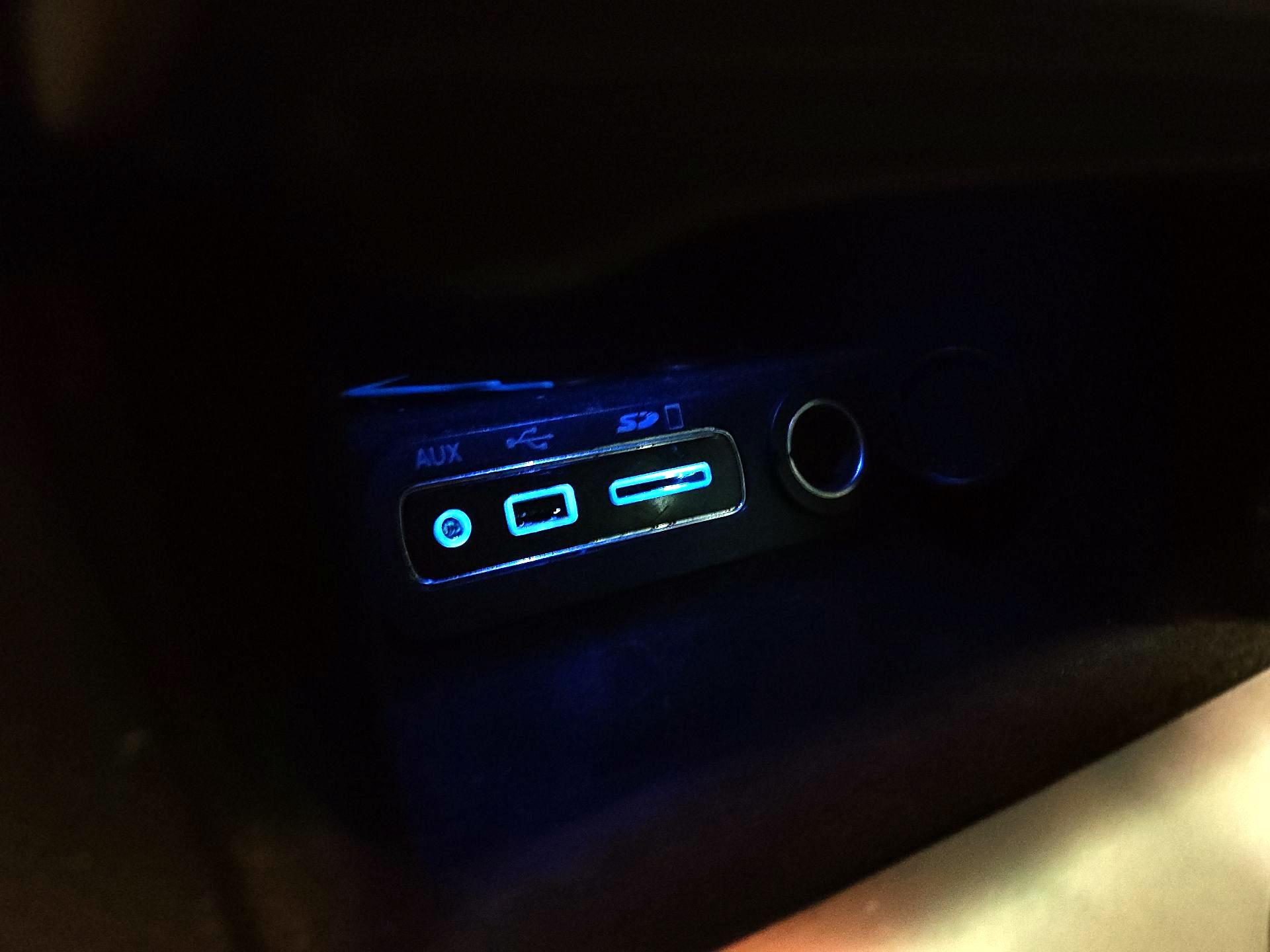 Thumbnail: 2015 Jeep Grand Cherokee - 17