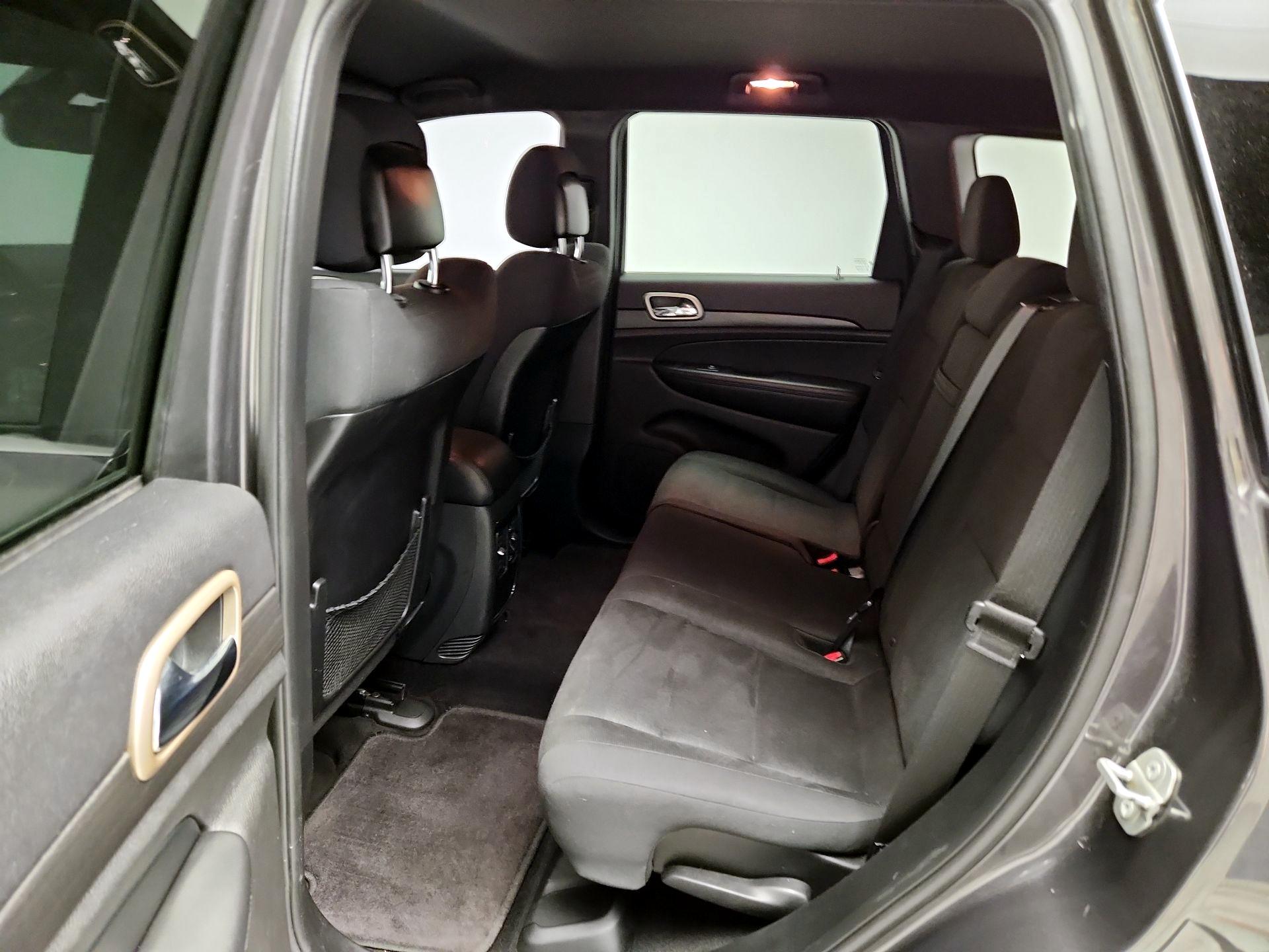 Thumbnail: 2015 Jeep Grand Cherokee - 18