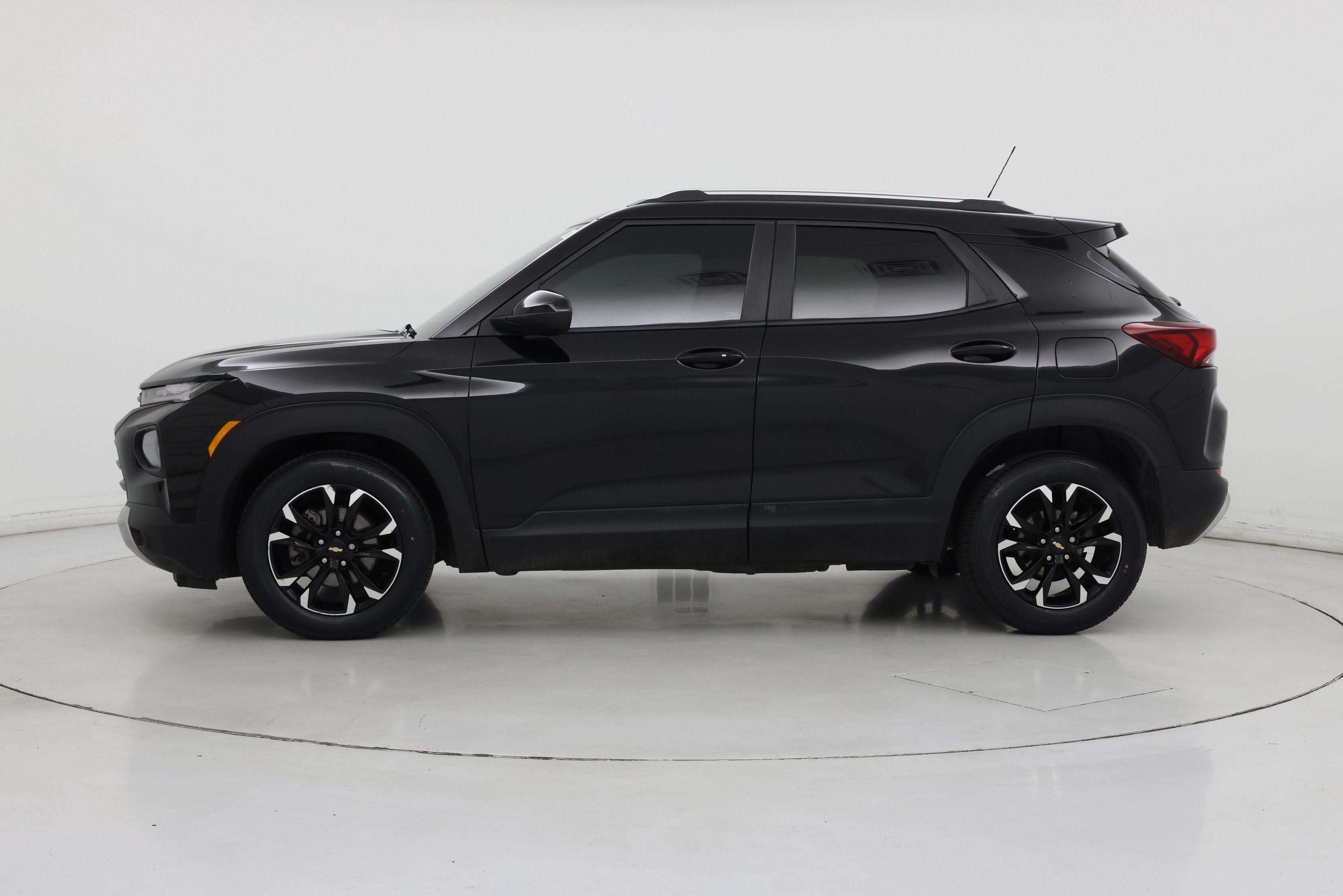 Thumbnail: 2021 Chevrolet TrailBlazer - 3