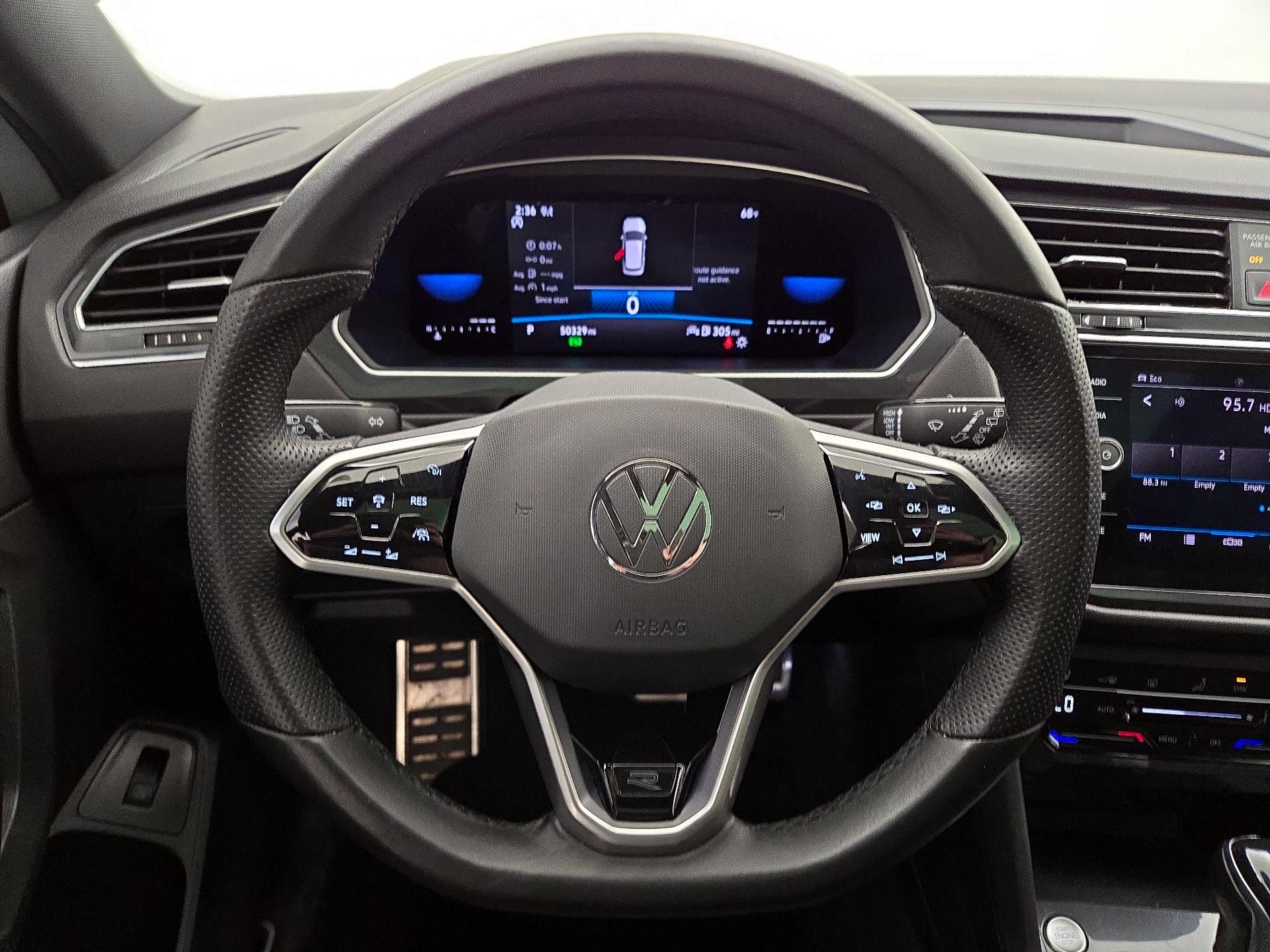Thumbnail: 2022 Volkswagen Tiguan - 10