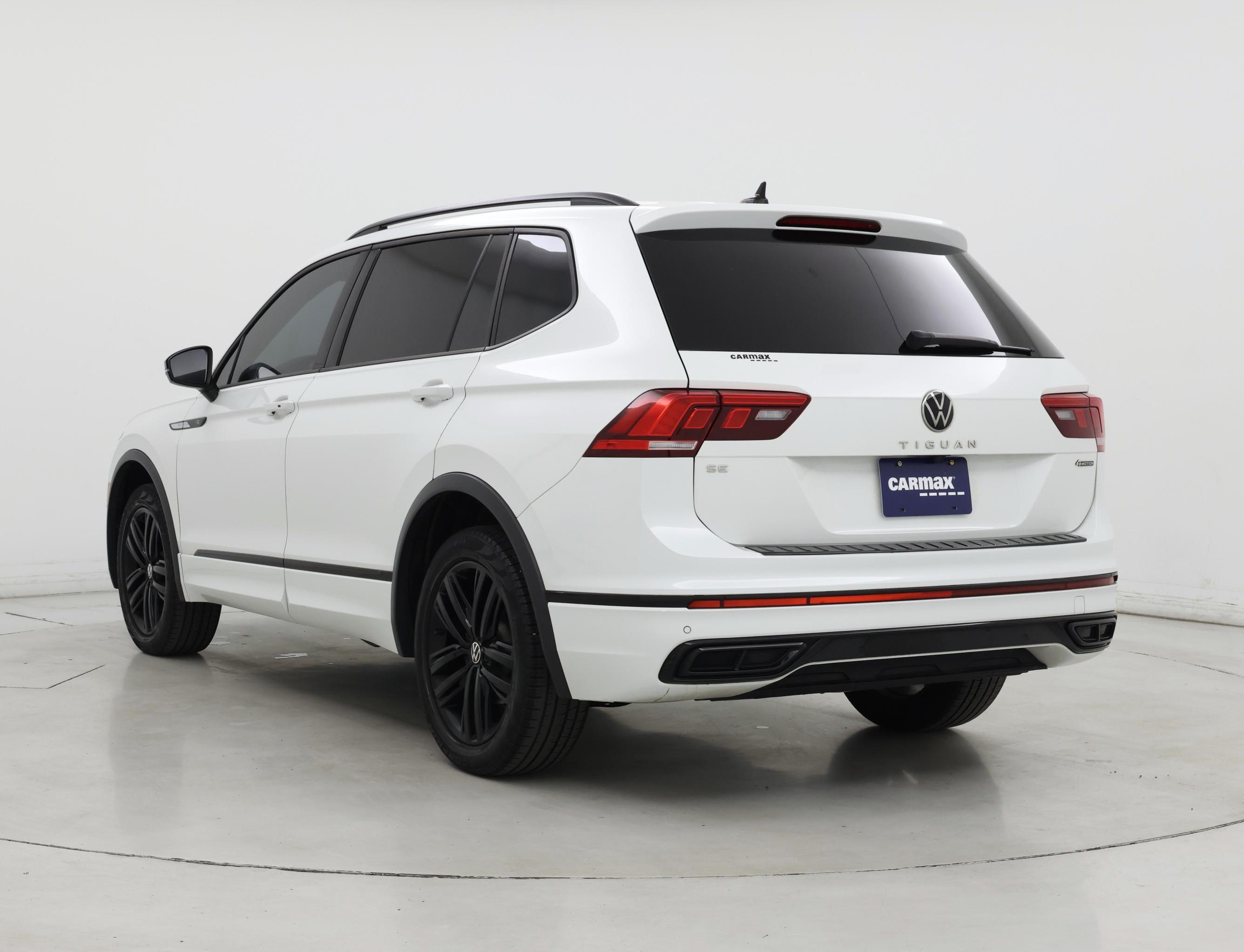 Thumbnail: 2022 Volkswagen Tiguan - 2