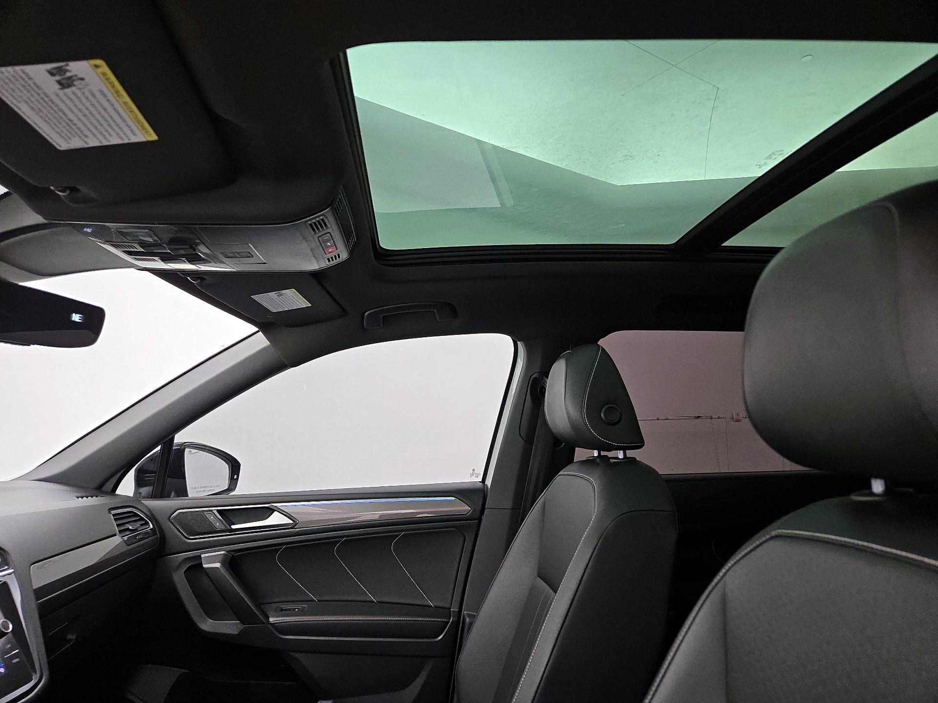 Thumbnail: 2022 Volkswagen Tiguan - 19