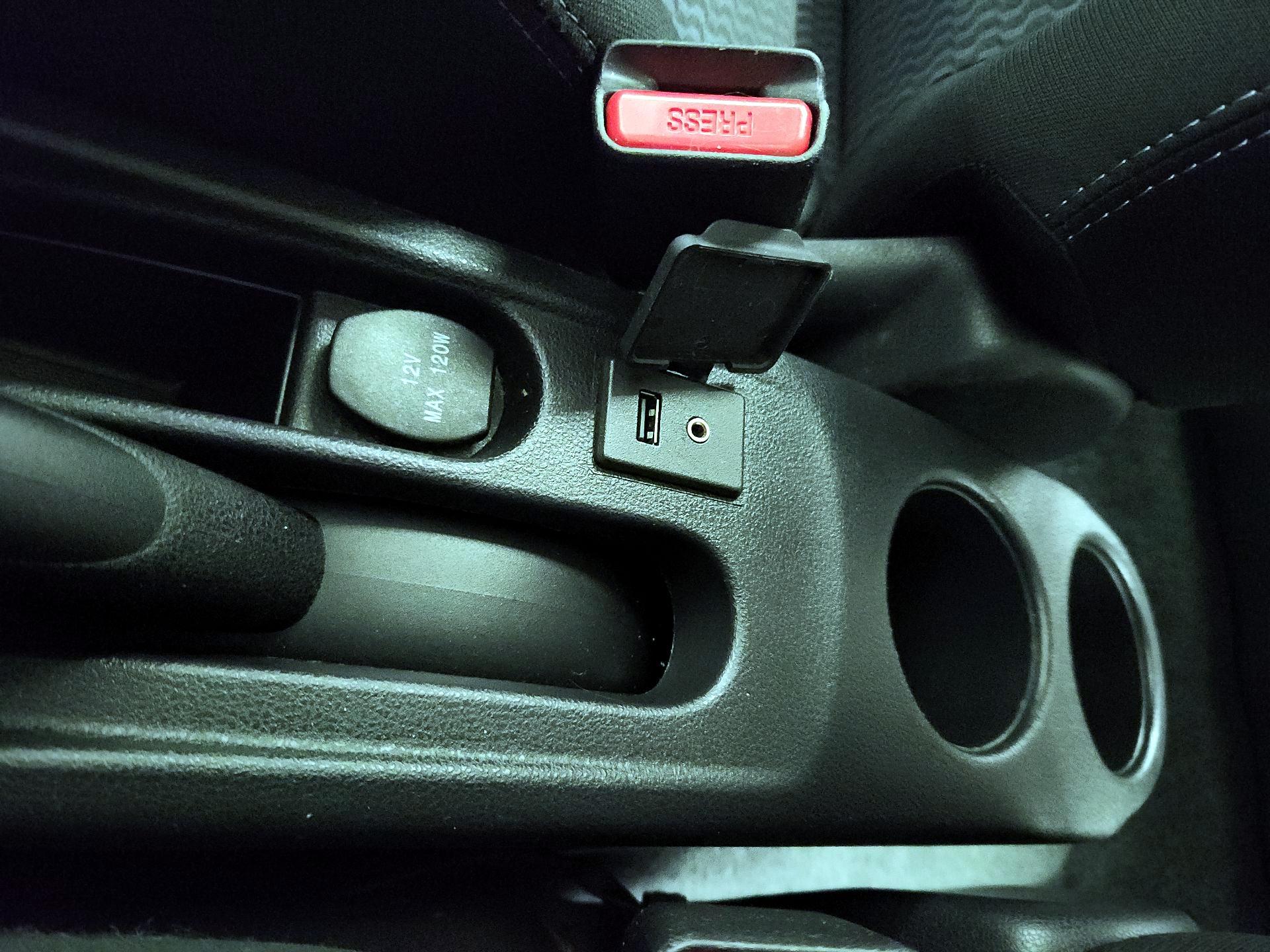 Thumbnail: 2015 Nissan Versa Note - 17