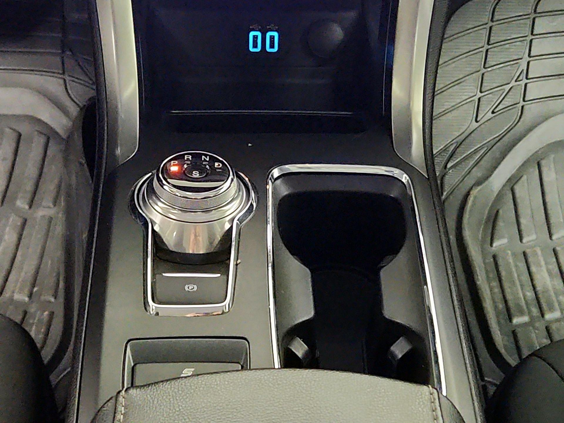 Thumbnail: 2020 Ford Fusion - 16