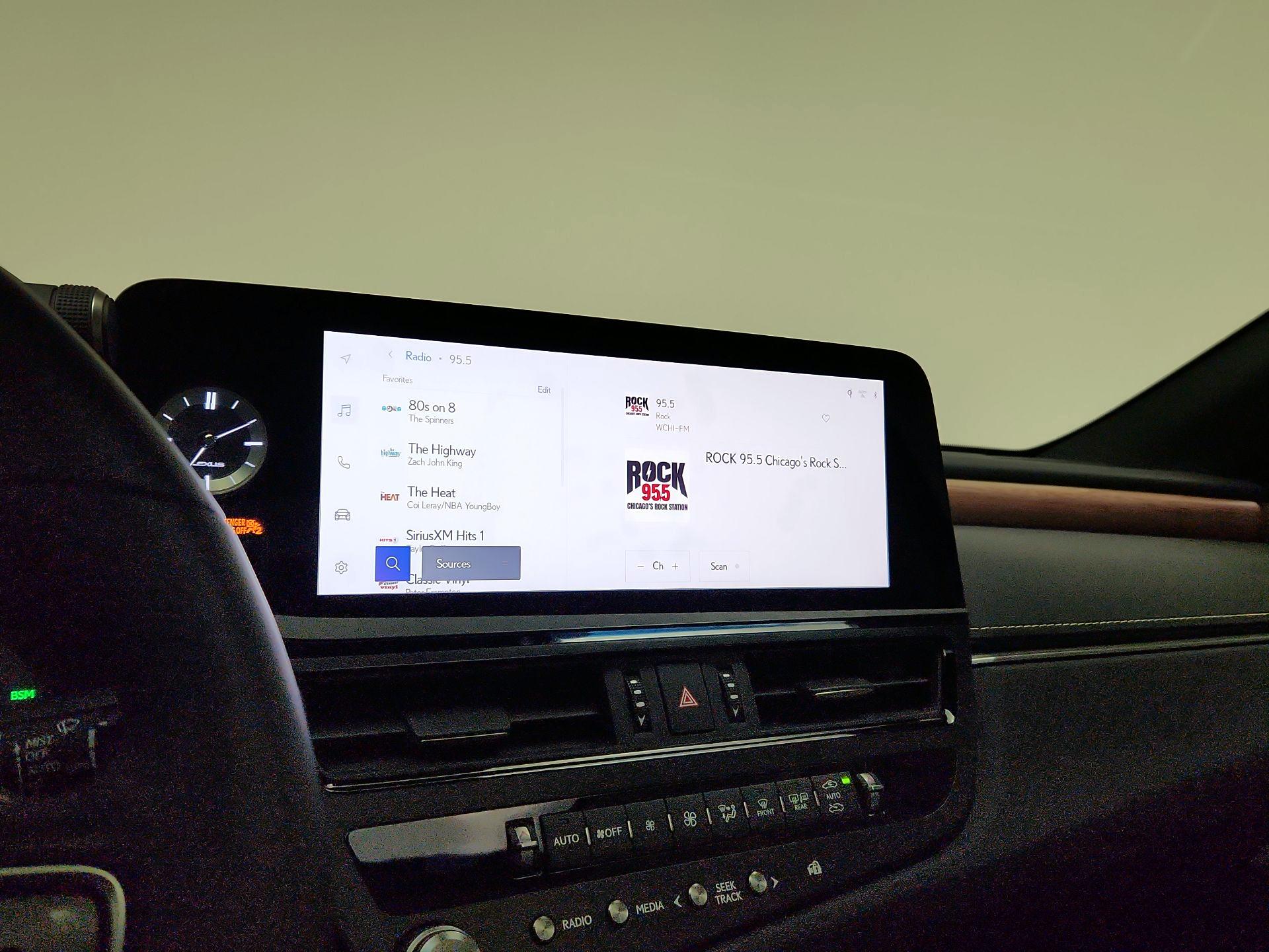 Thumbnail: 2025 Lexus ES - 15