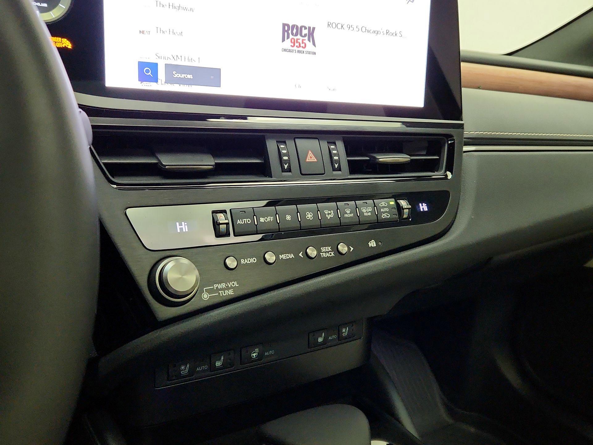 Thumbnail: 2025 Lexus ES - 16