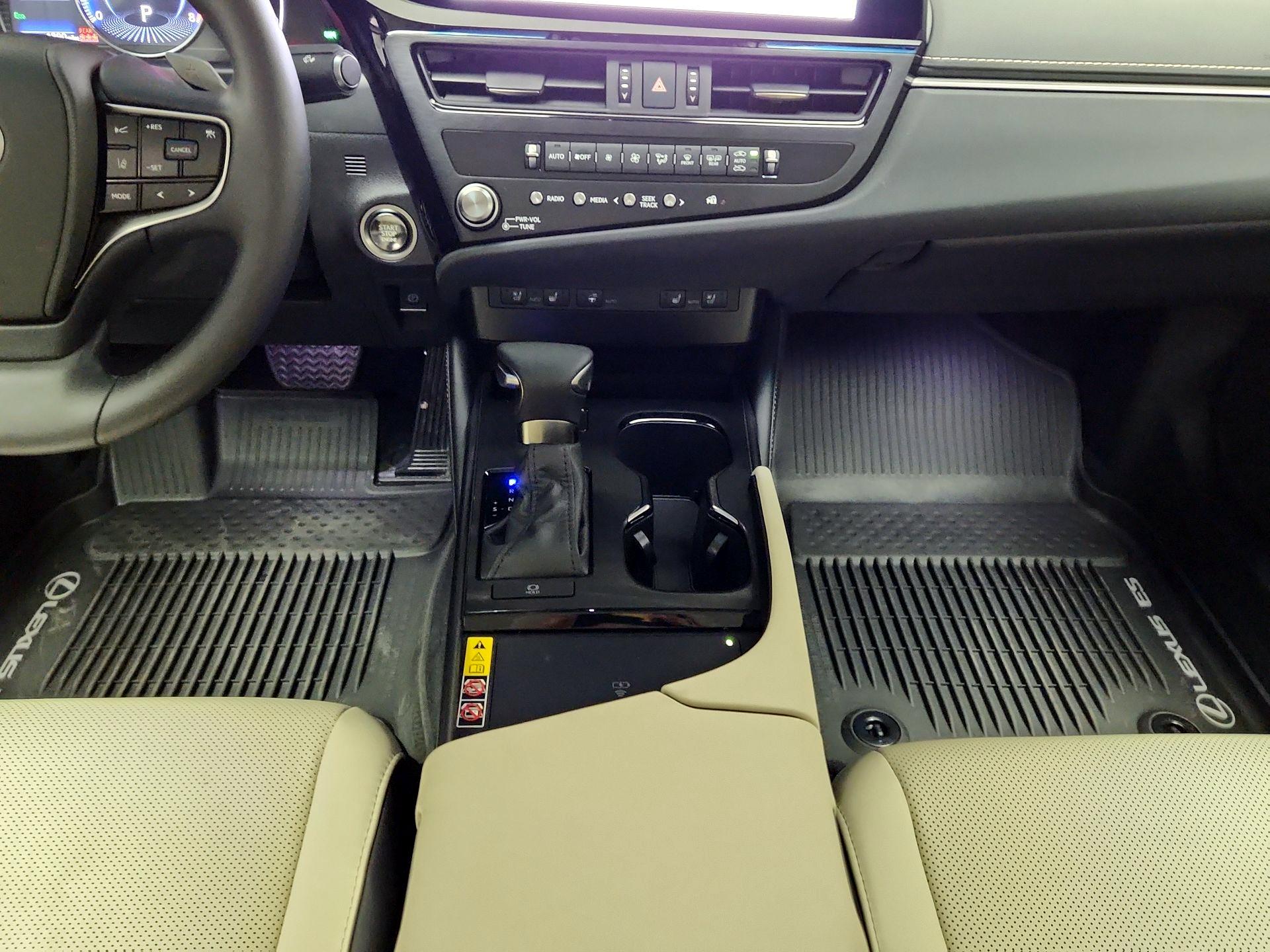 Thumbnail: 2025 Lexus ES - 17