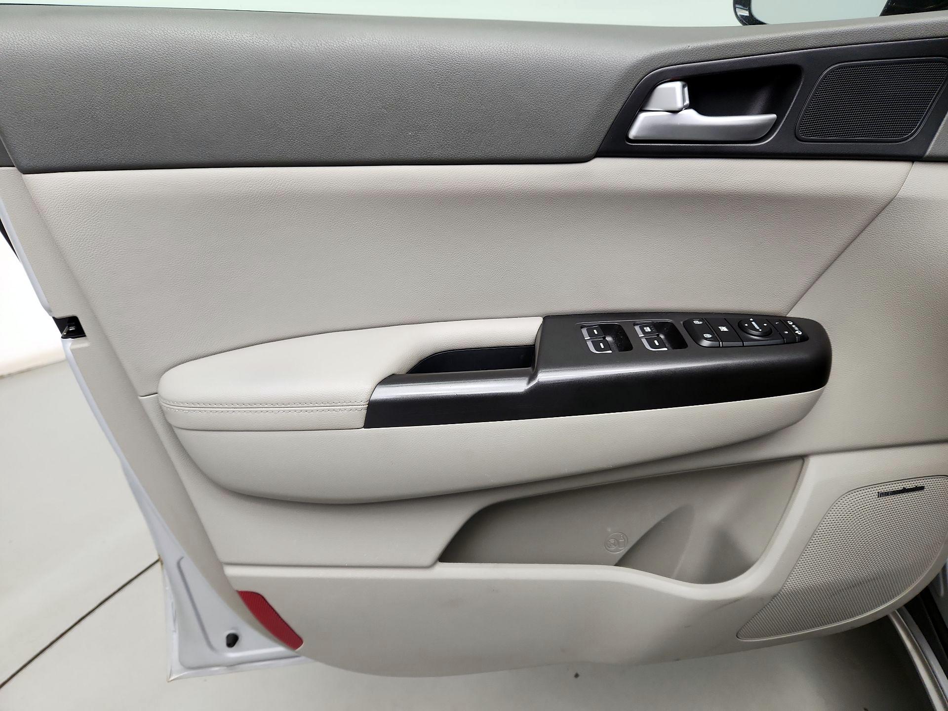 Thumbnail: 2017 Kia Sportage - 12