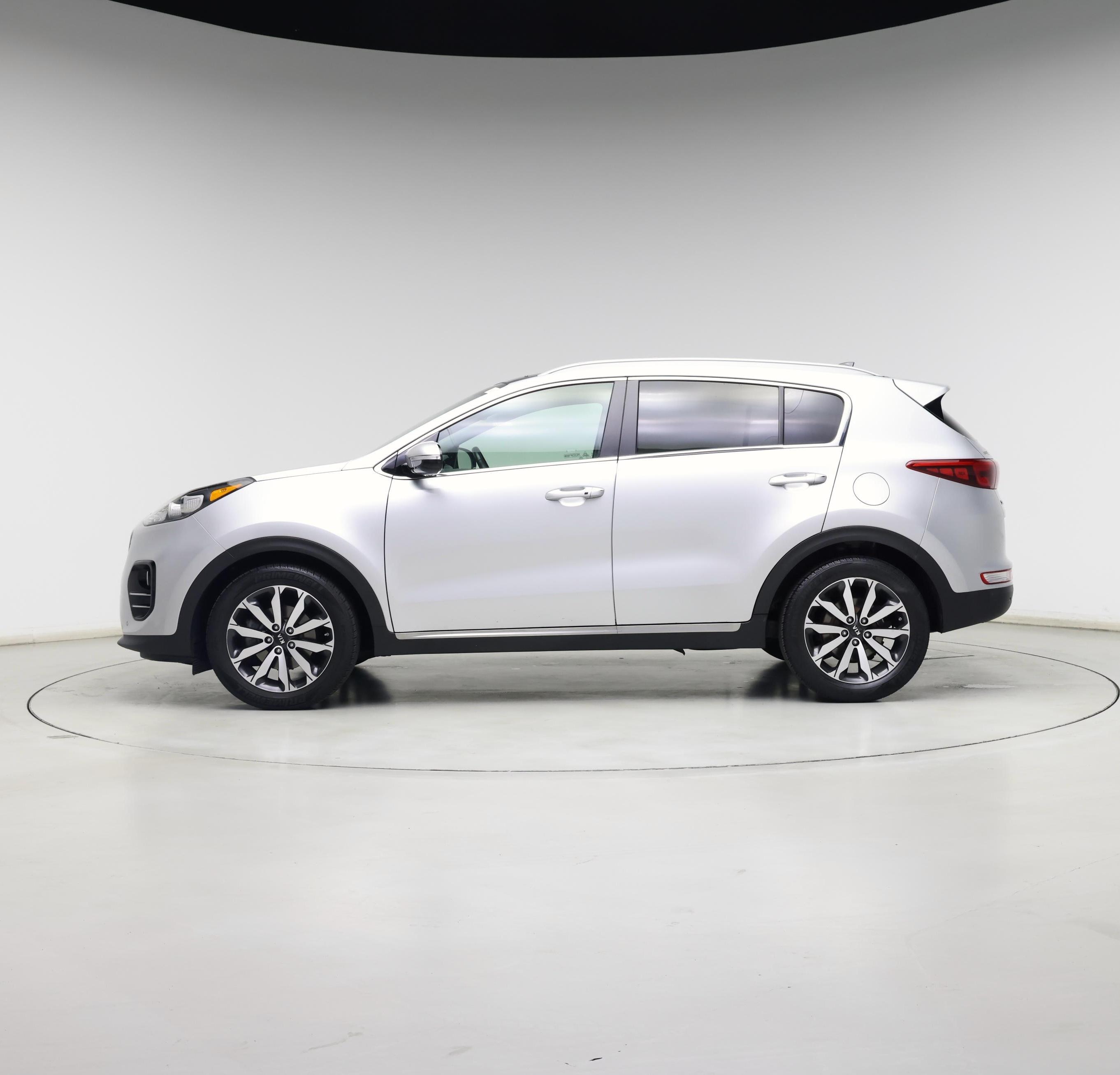 Thumbnail: 2017 Kia Sportage - 3