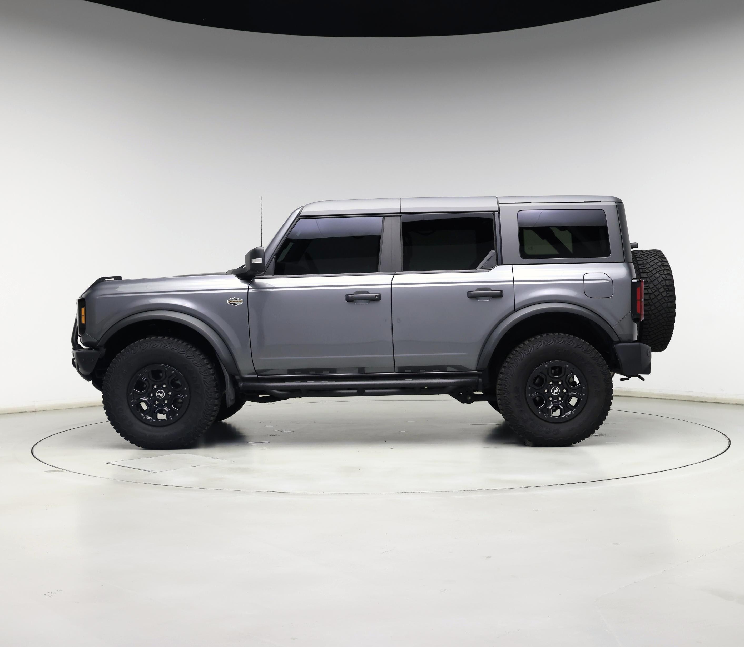 Thumbnail: 2022 Ford Bronco - 3