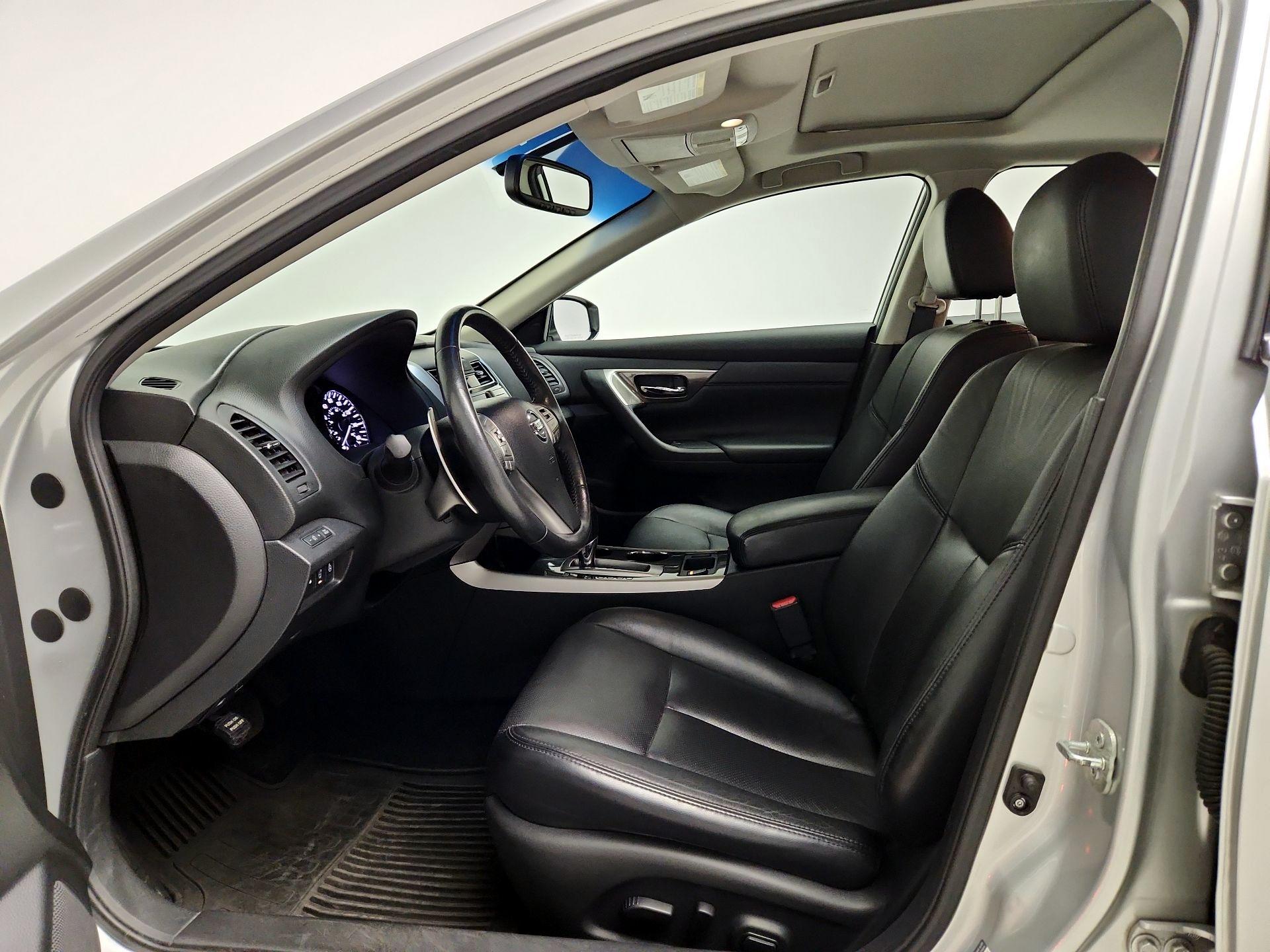 Thumbnail: 2015 Nissan Altima - 11