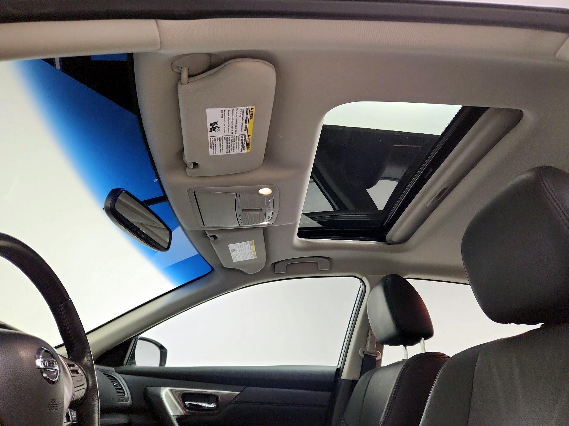 Thumbnail: 2015 Nissan Altima - 20