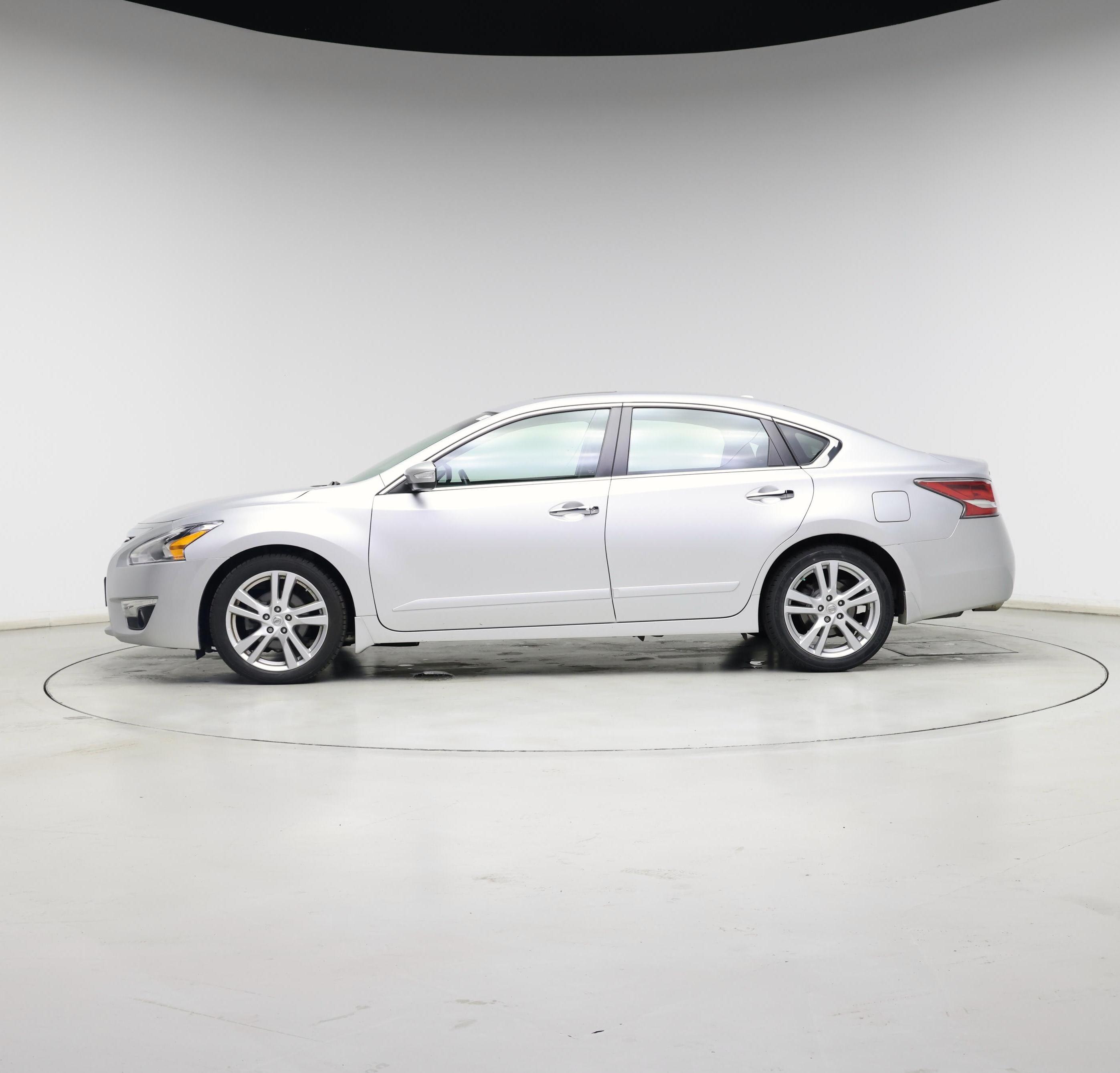Thumbnail: 2015 Nissan Altima - 3