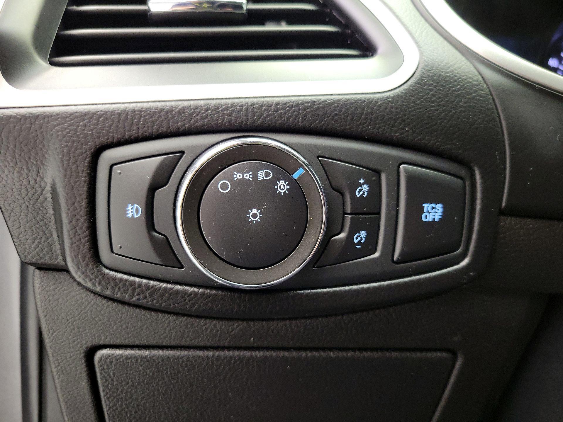 Thumbnail: 2021 Ford Edge - 13